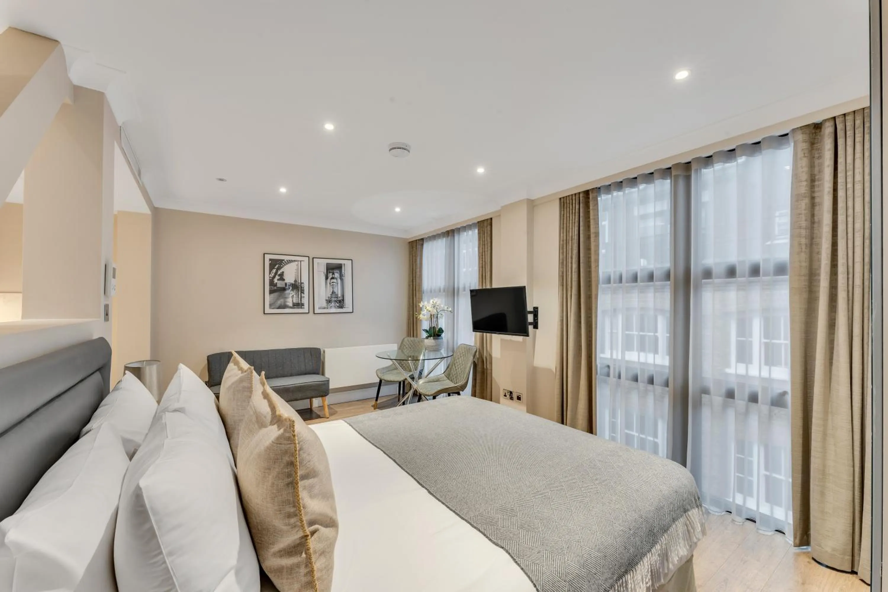 Bed in Cleveland Residences Farringdon