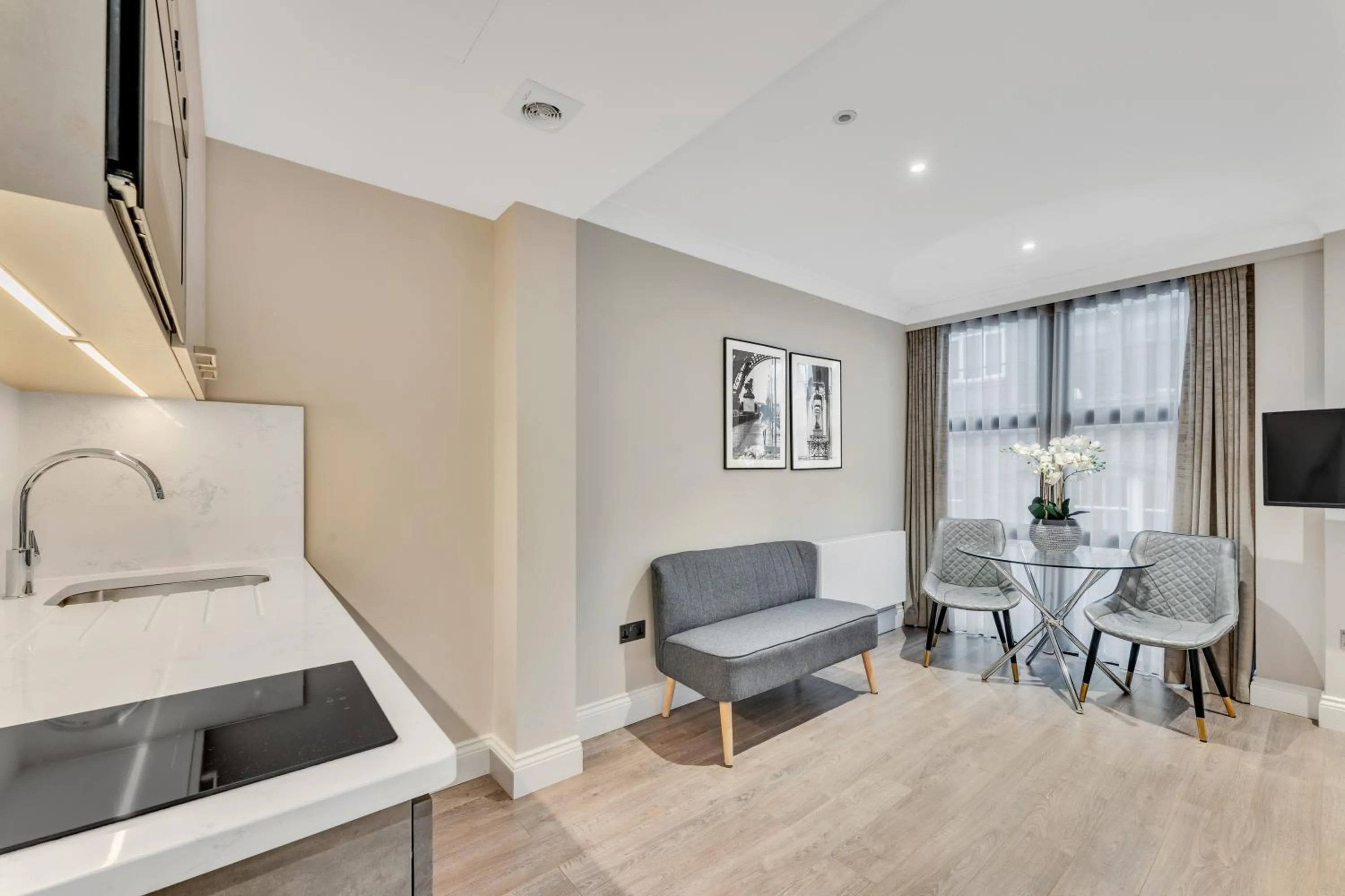 TV and multimedia in Cleveland Residences Farringdon