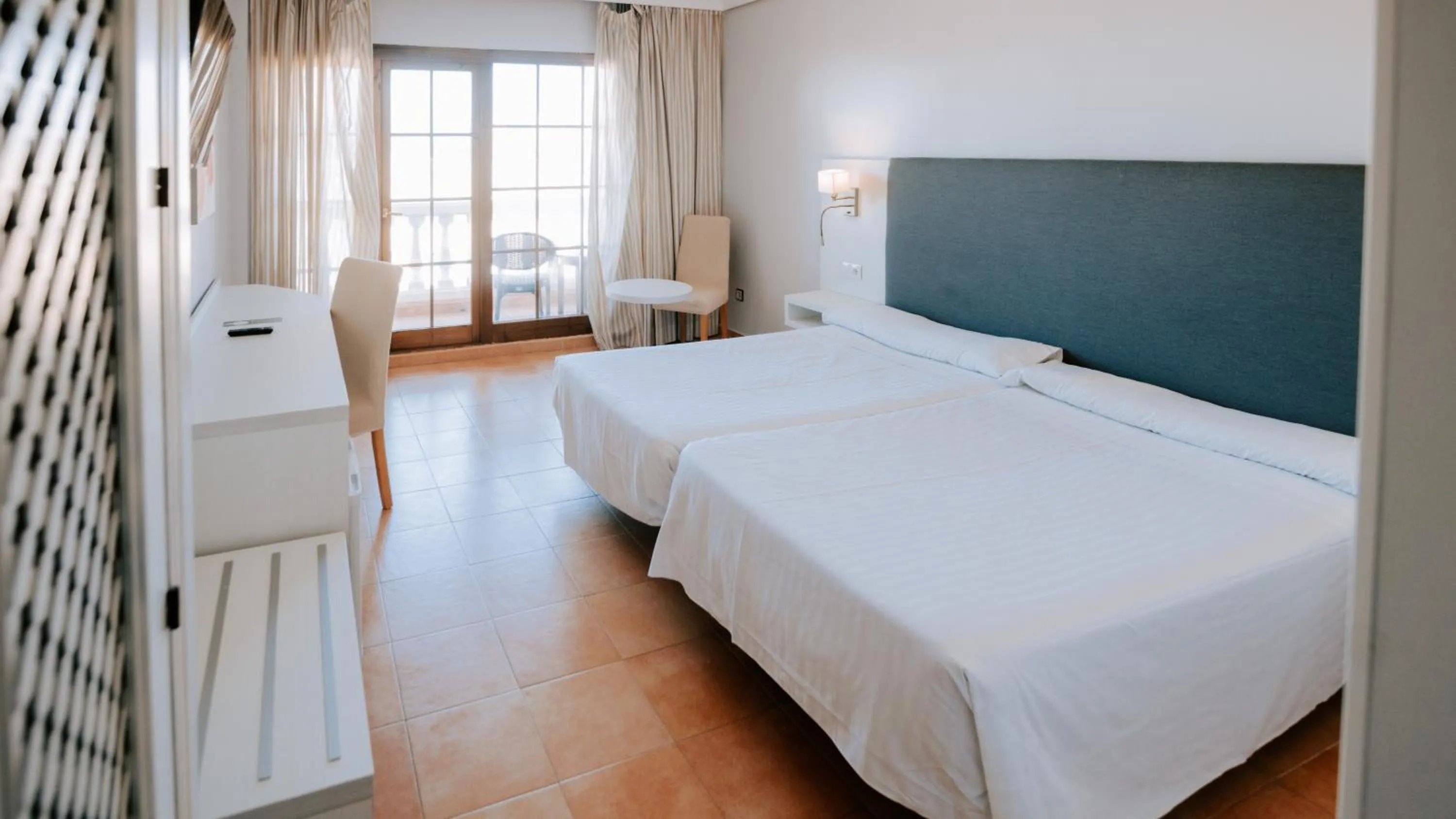 Photo of the whole room, Bed in Hotel Bahia Sur