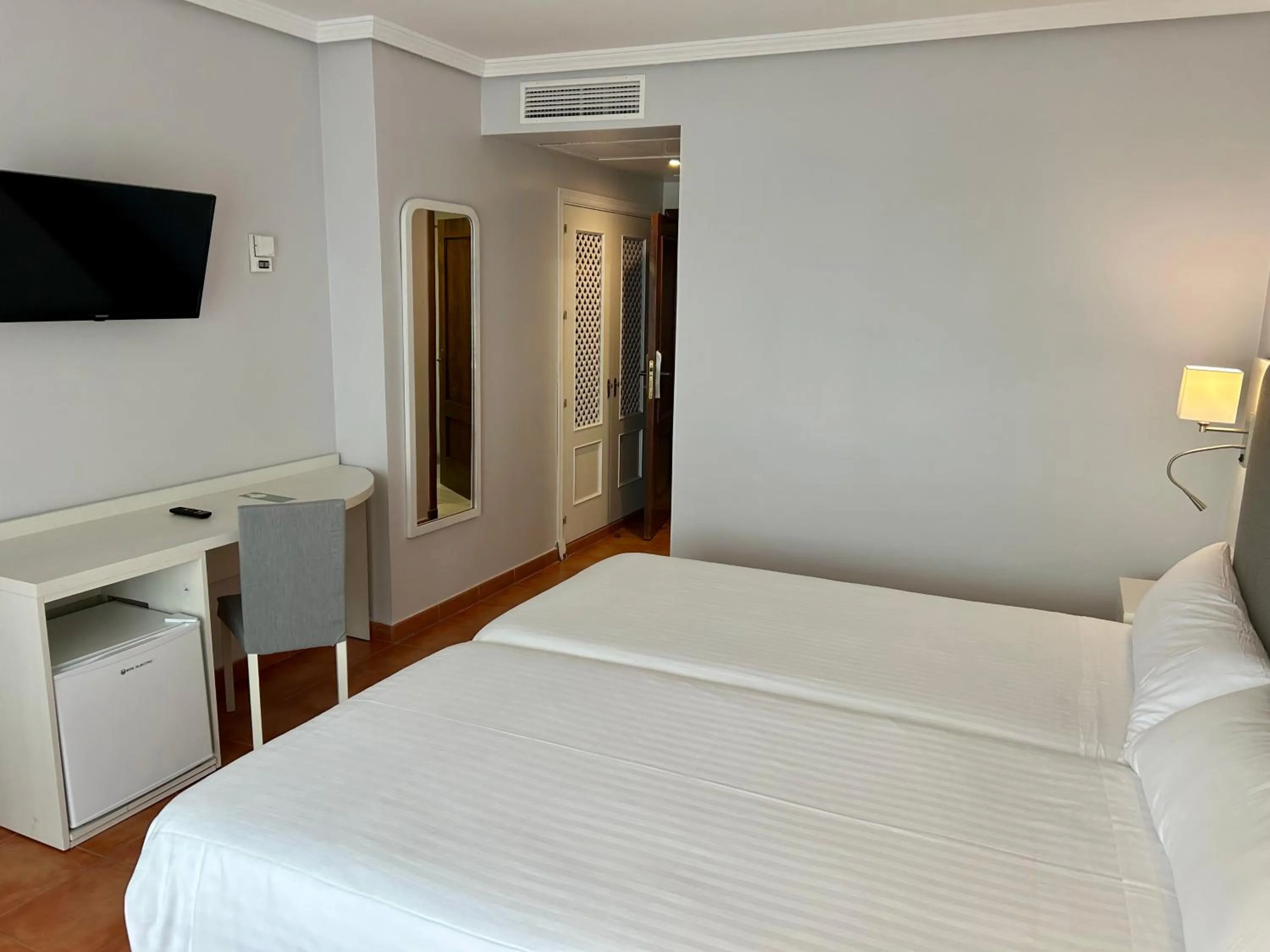 Photo of the whole room, Bed in Hotel Bahia Sur