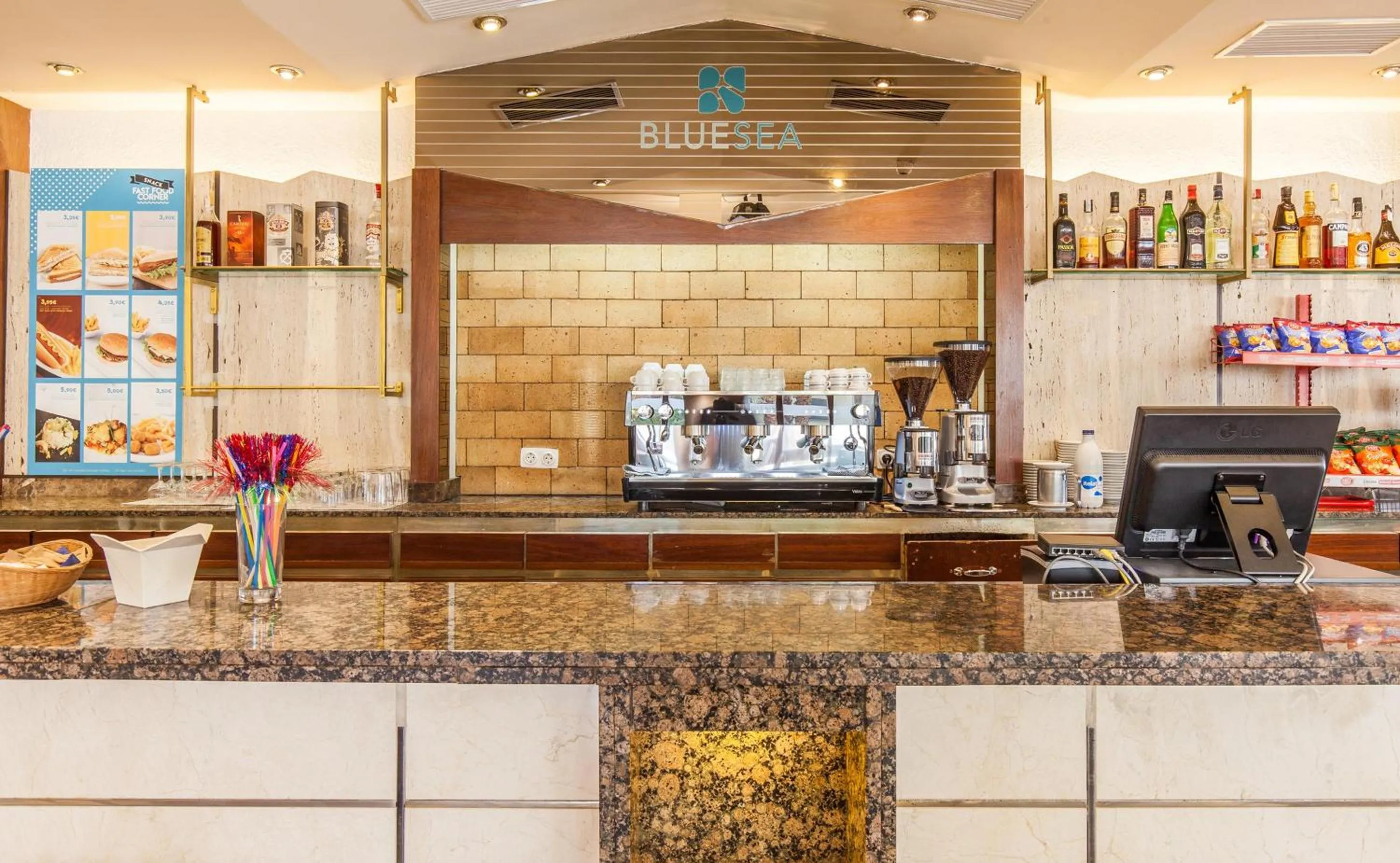 Lounge or bar in BLUESEA Montevista Hawai