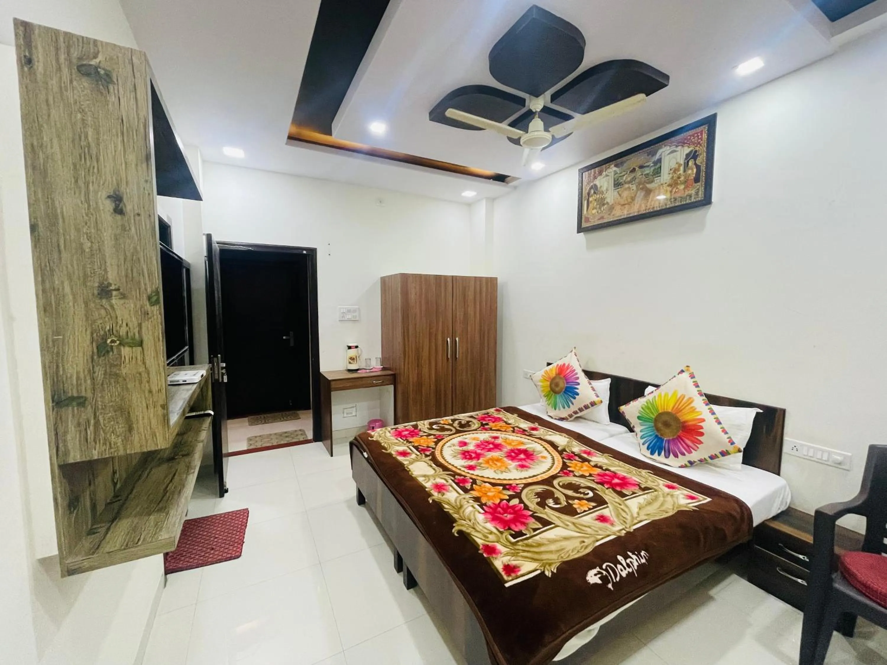 Photo of the whole room in Hotel Raj Palace