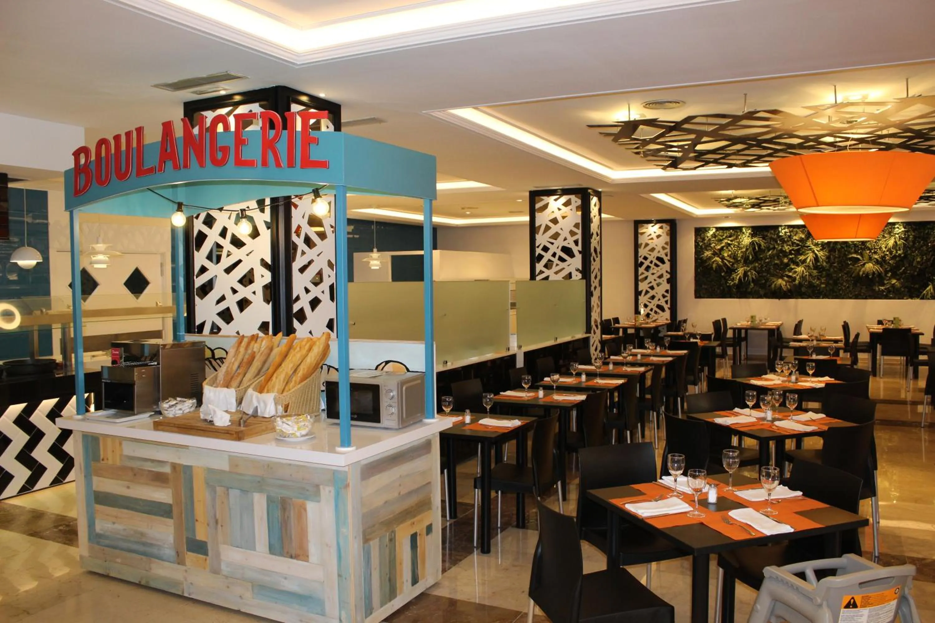 Food and drinks in Evenia Olympic Resort