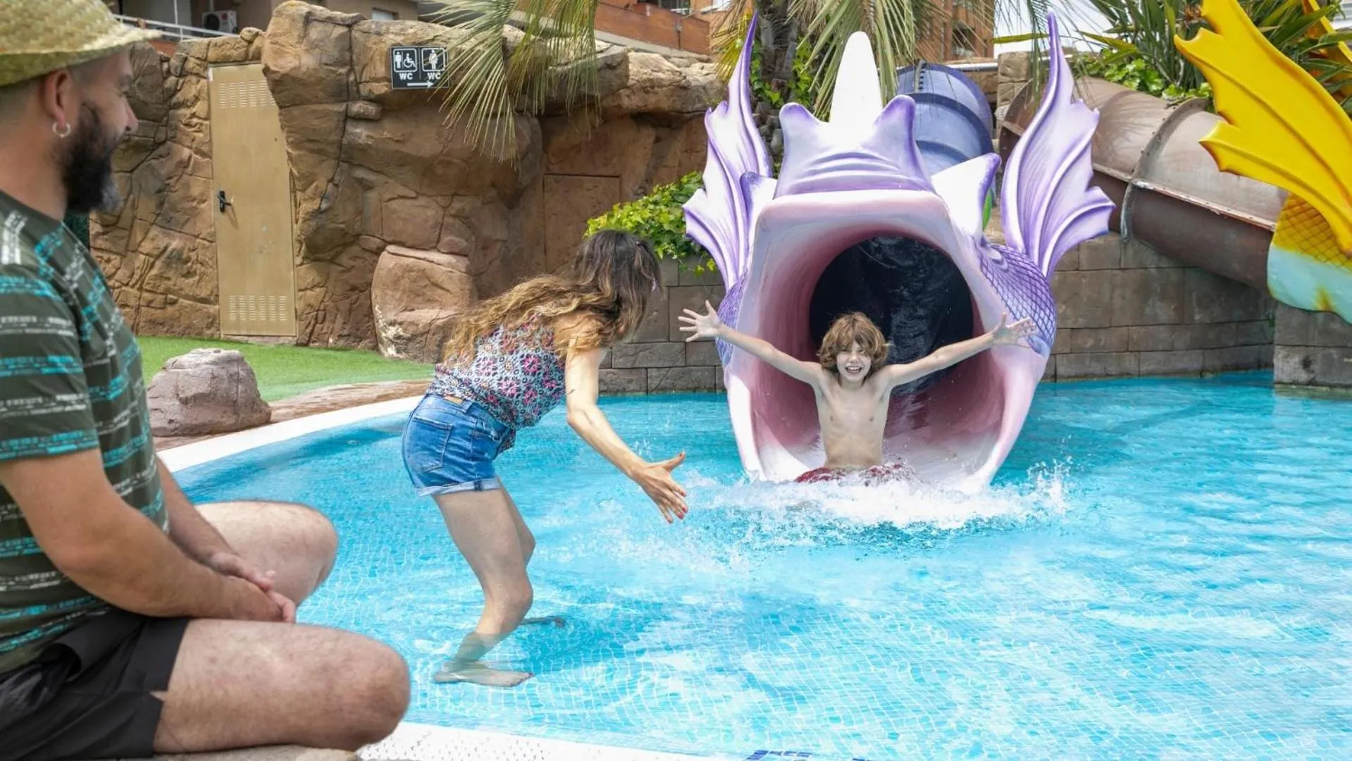 Swimming pool in Evenia Olympic Suites