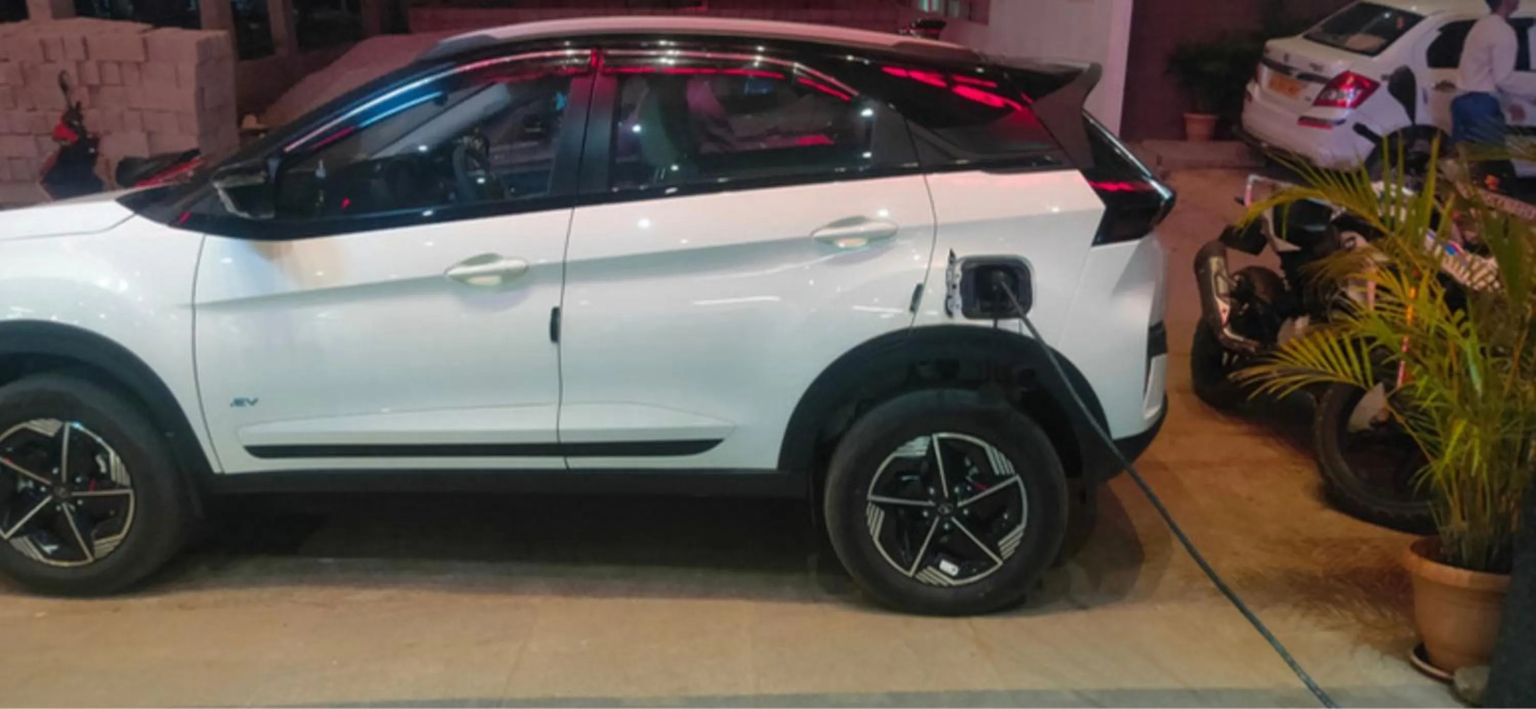 Parking in Villa Grand Hotel Near Kempegowda International Airport