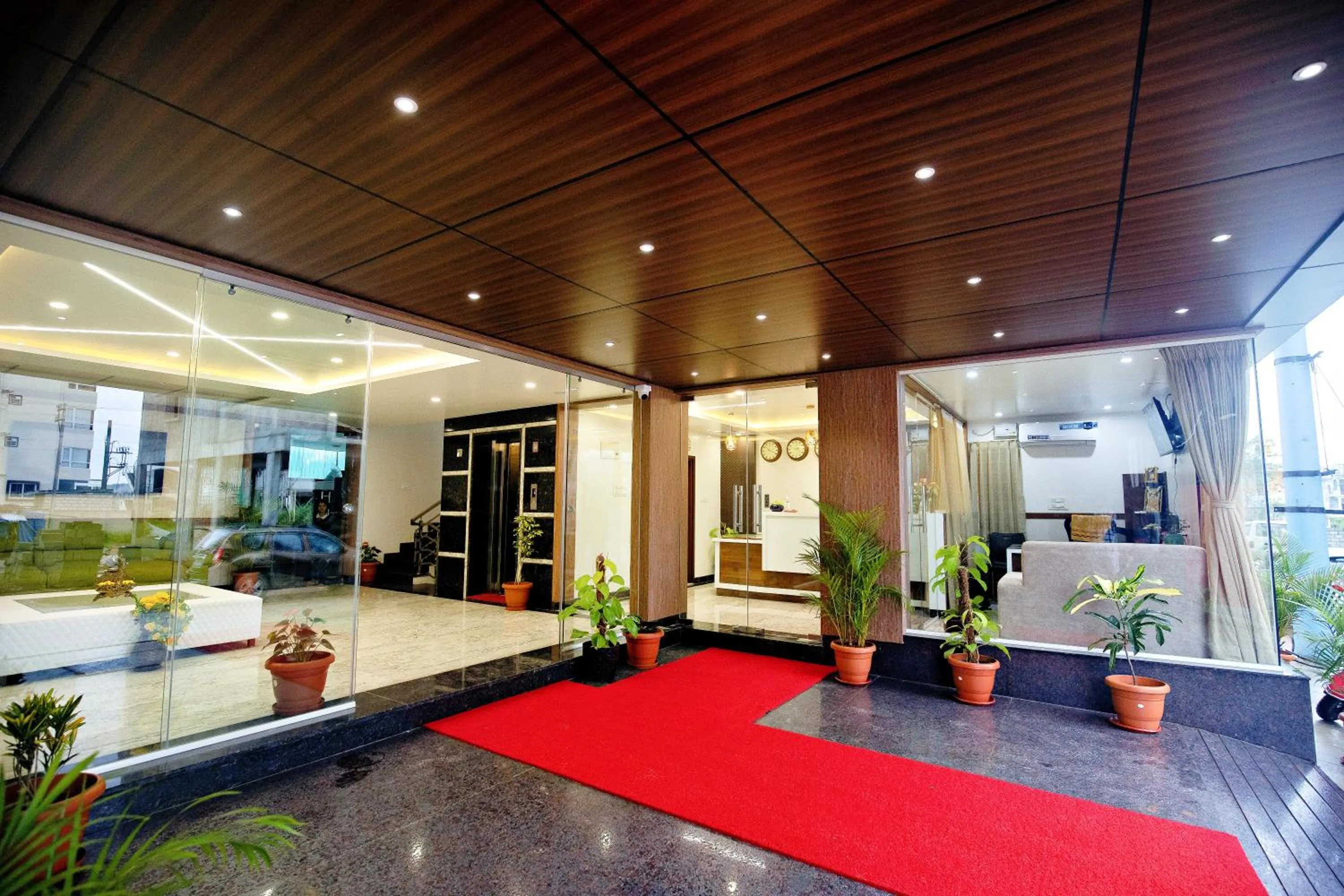 Seating area in Villa Grand Hotel Near Kempegowda International Airport