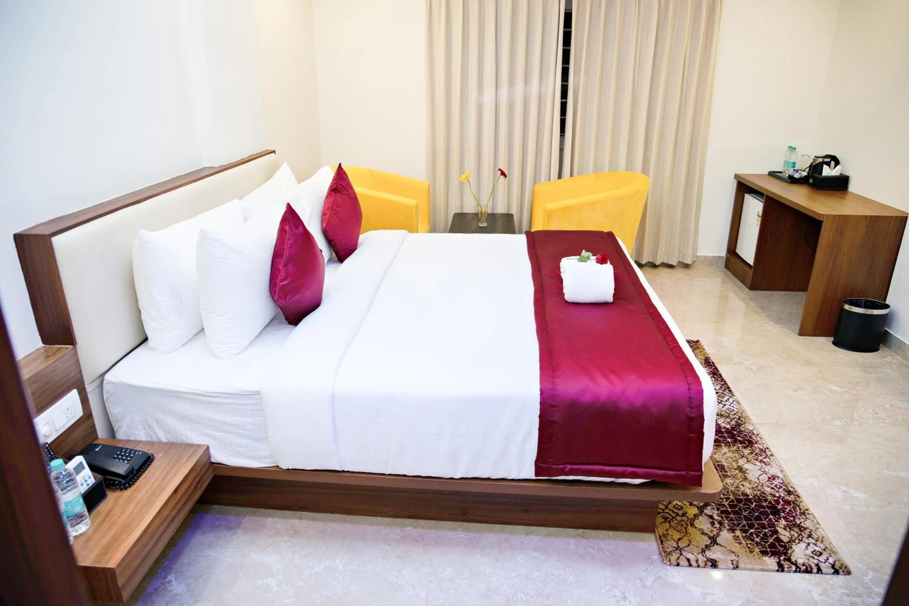 Bed in Villa Grand Hotel Near Kempegowda International Airport