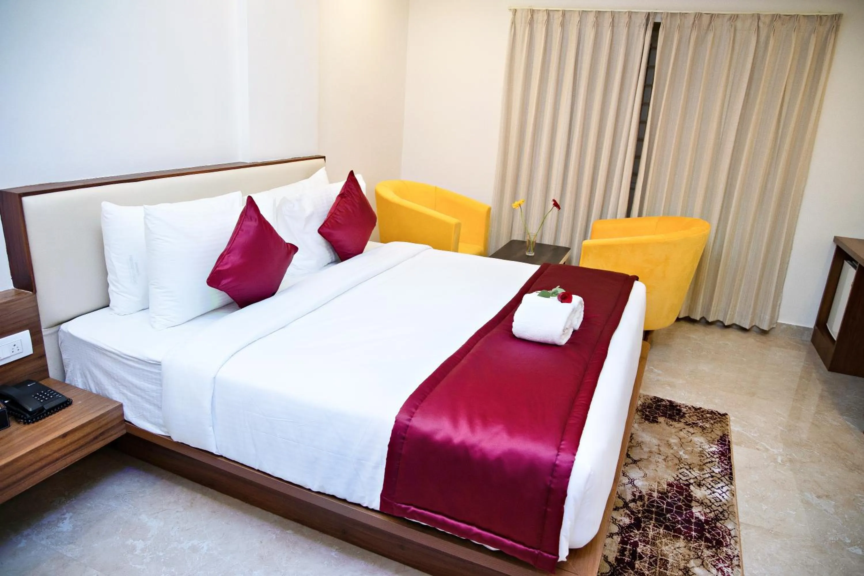 Bed in Villa Grand Hotel Near Kempegowda International Airport