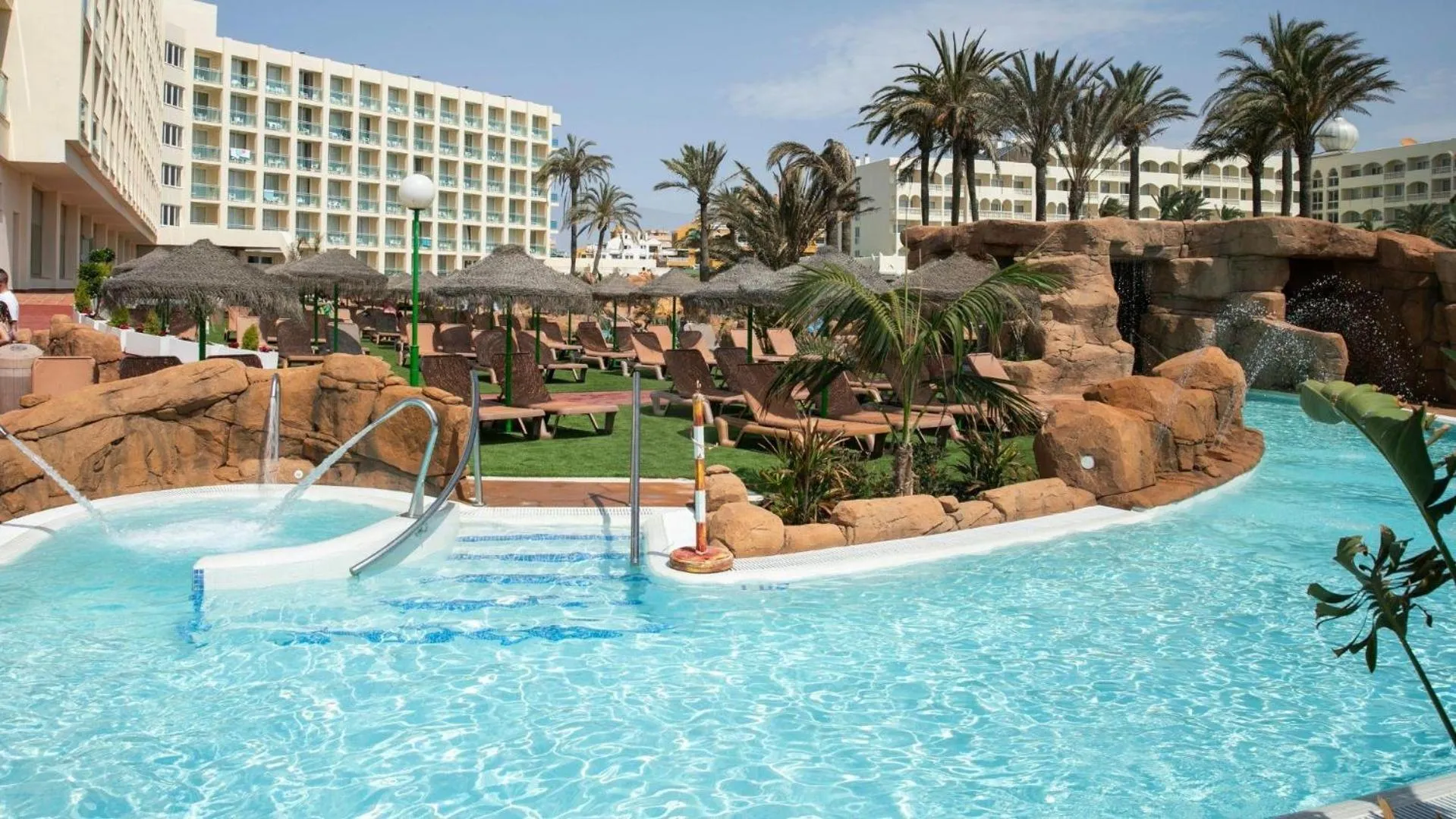 Swimming pool in Evenia Zoraida Garden