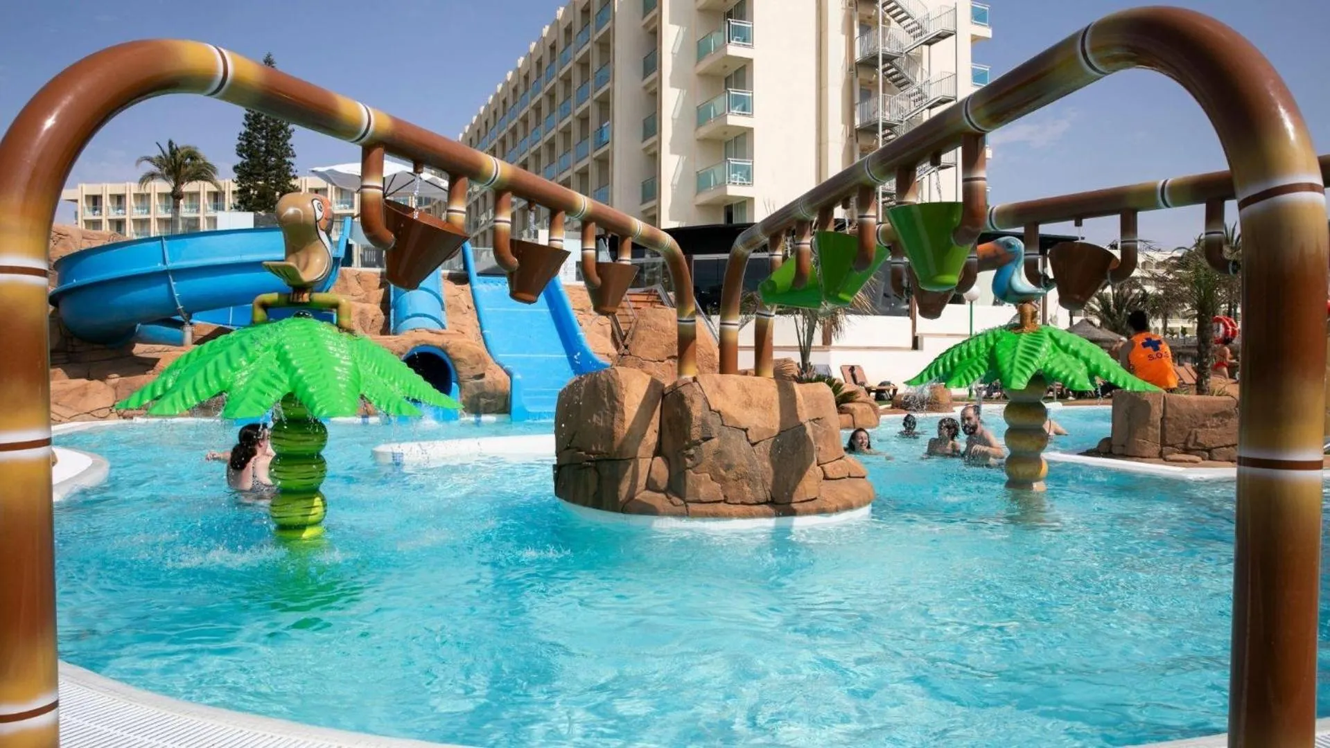 Swimming pool in Evenia Zoraida Garden