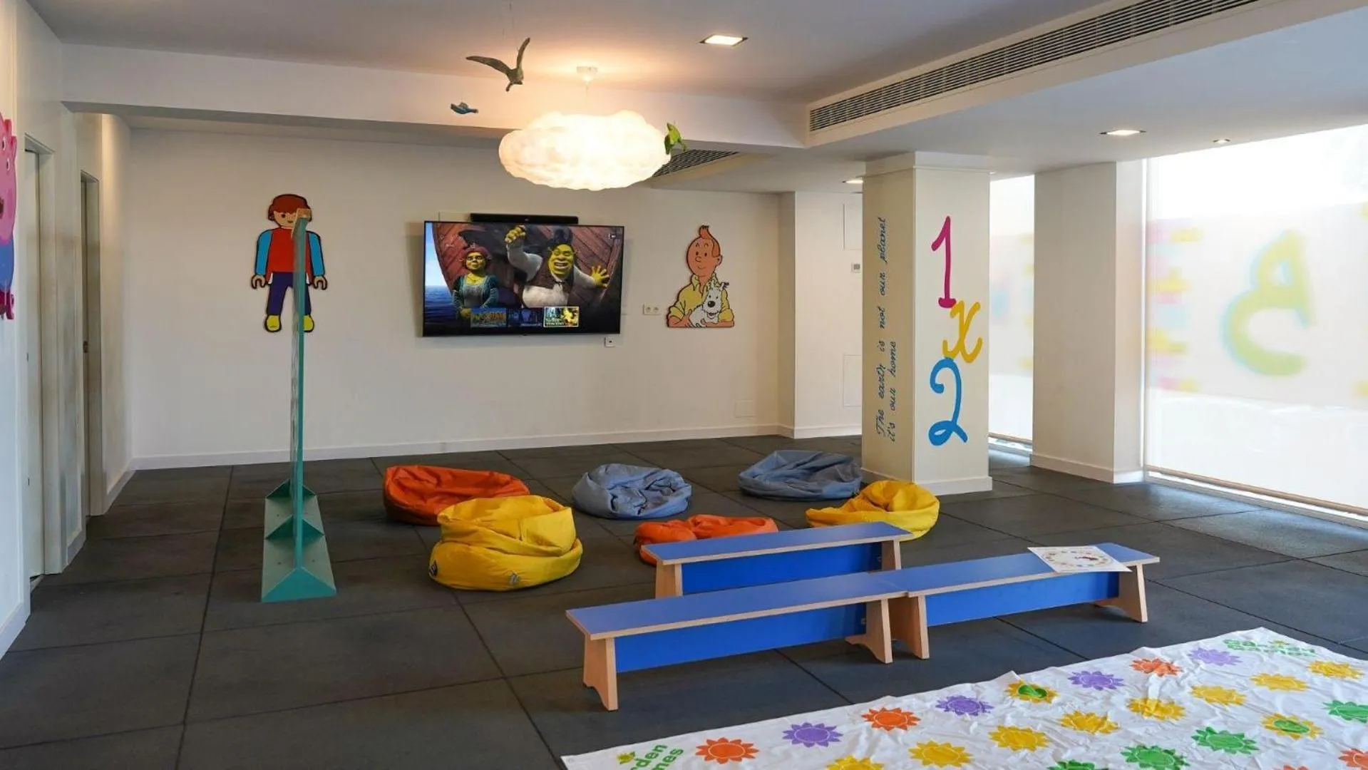 children in Evenia Zoraida Garden