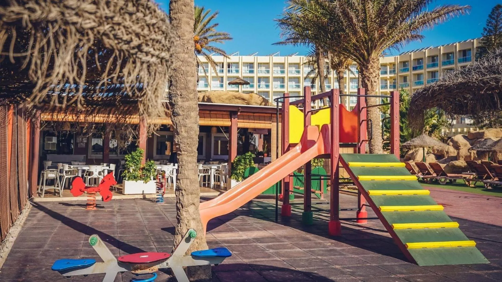 children in Evenia Zoraida Garden