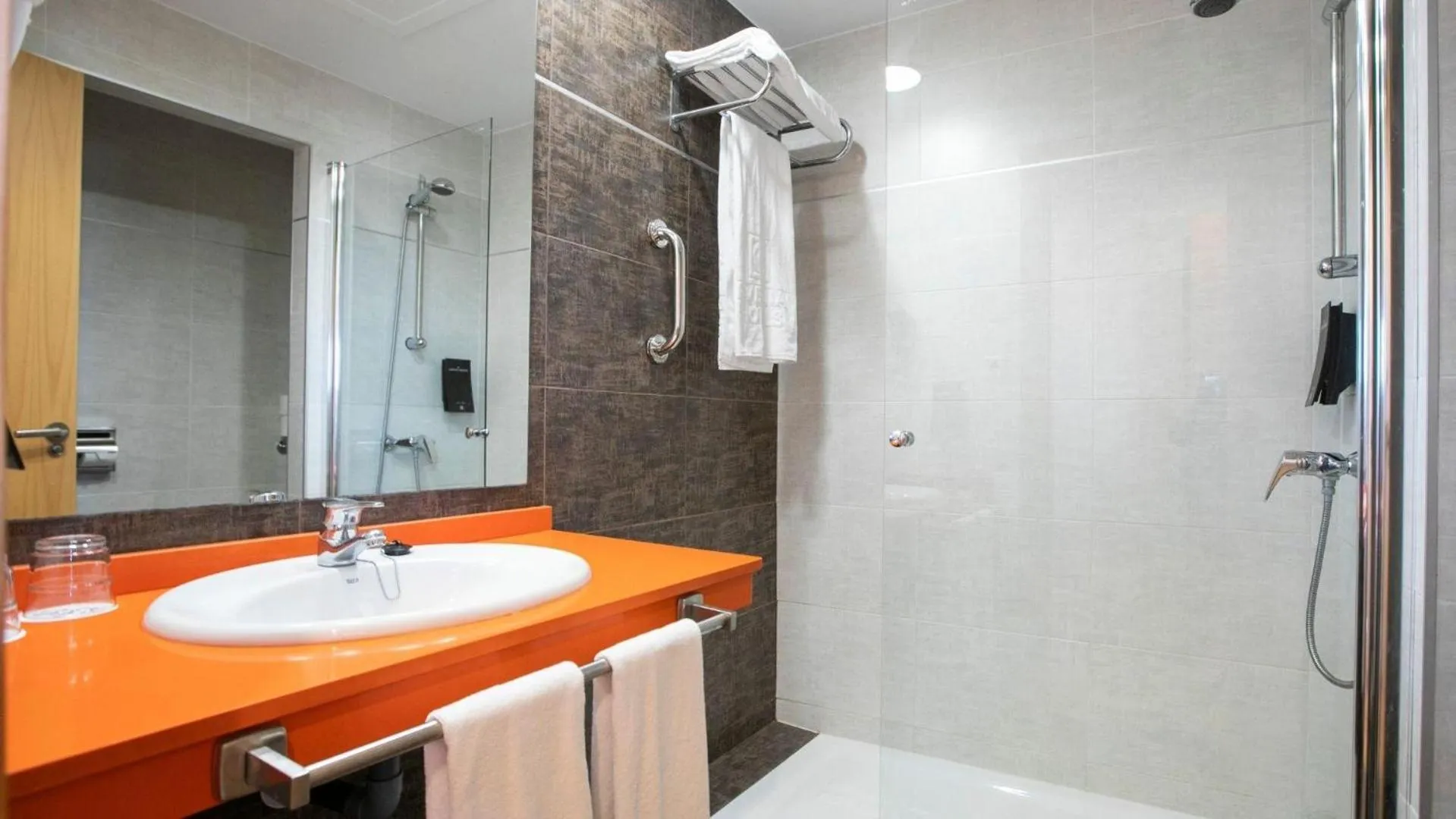 Bathroom in Evenia Zoraida Garden