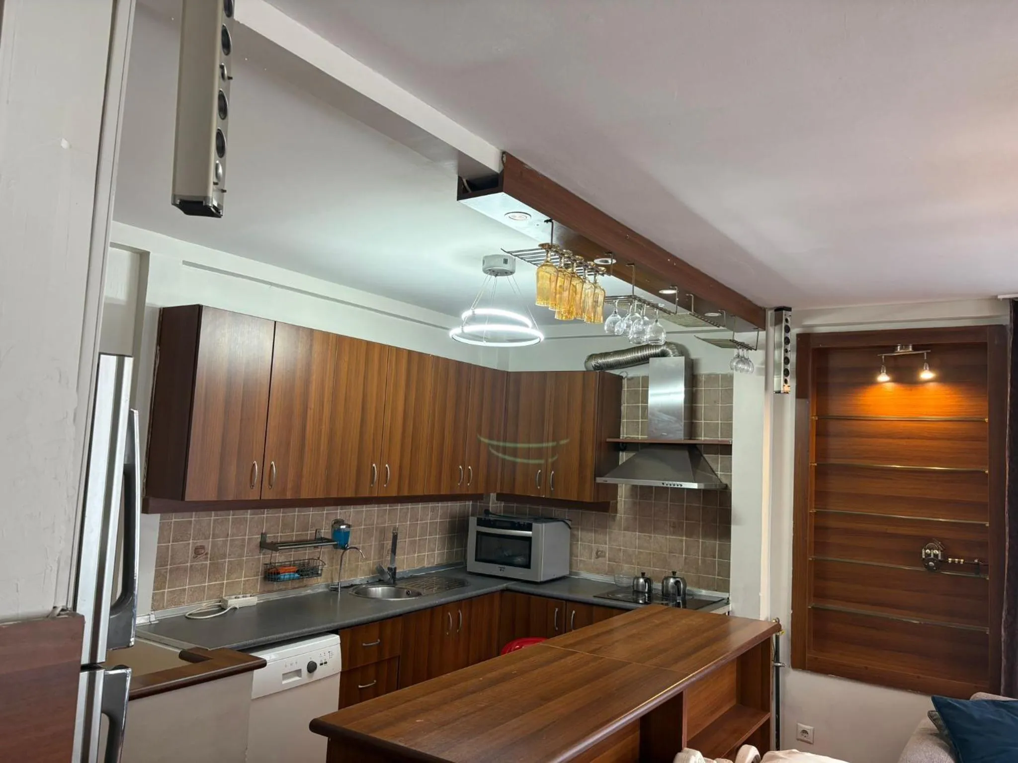 dishwasher in taksim çamdalı suit