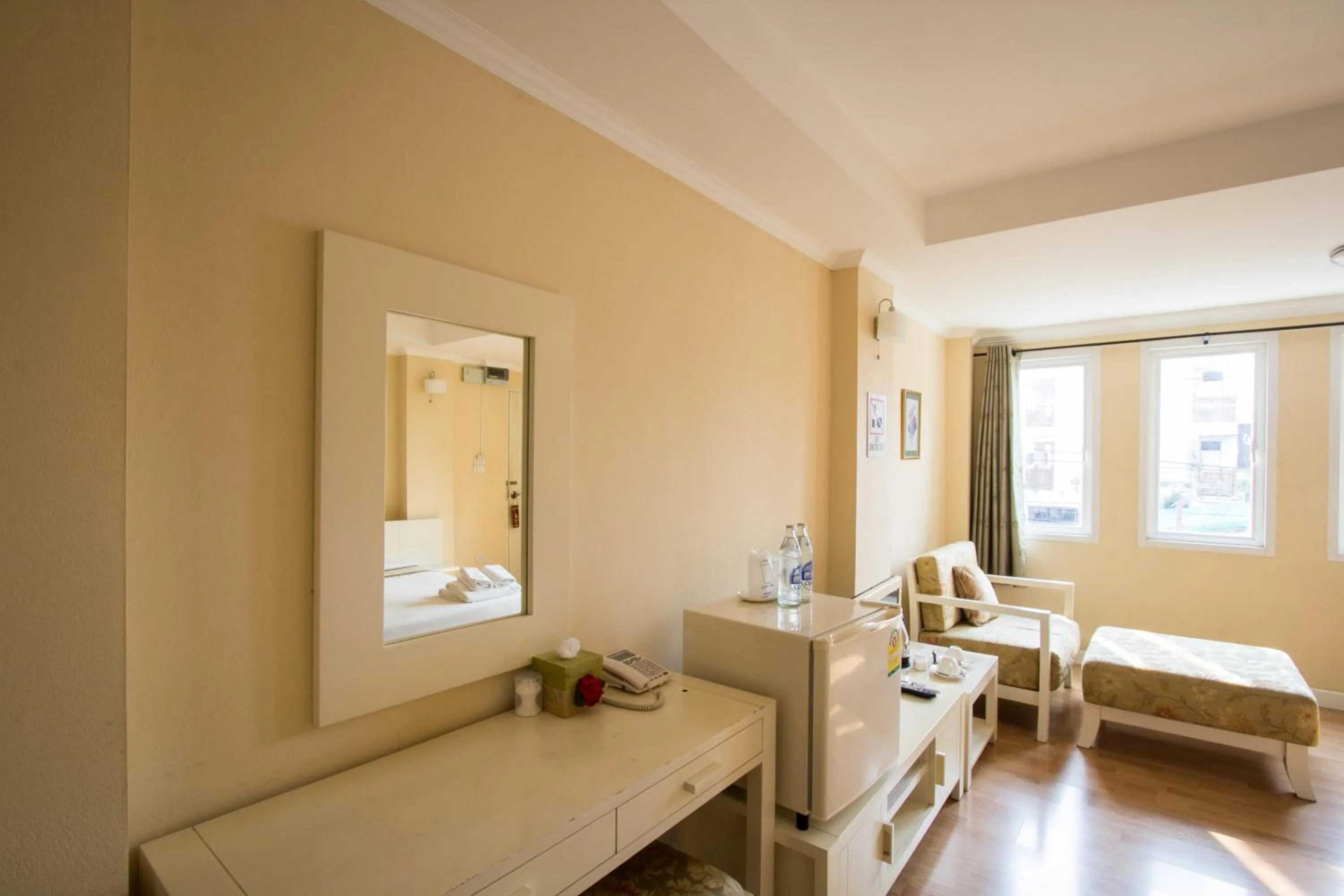 Bedroom in Triple Palms House