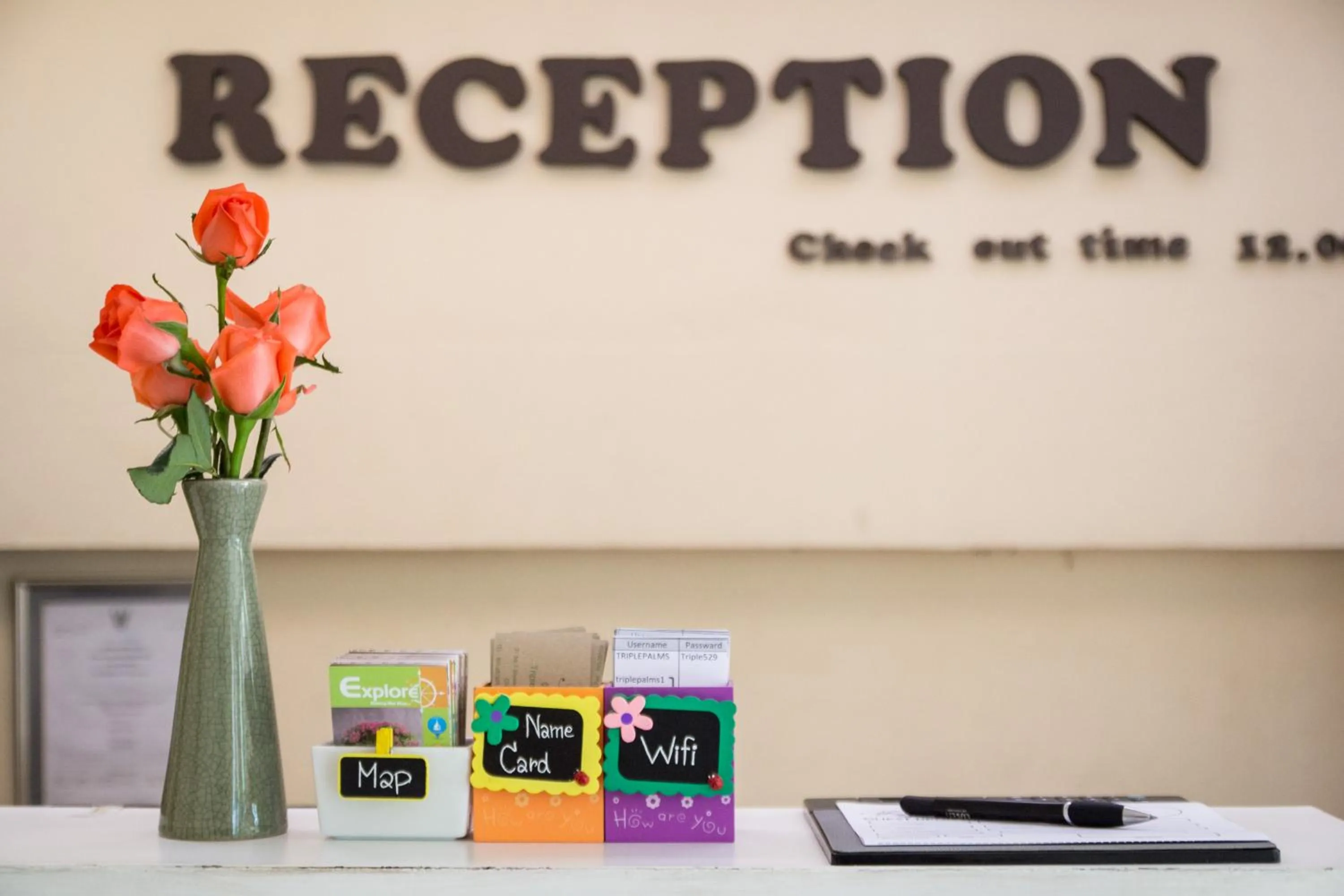 Lobby or reception in Triple Palms House