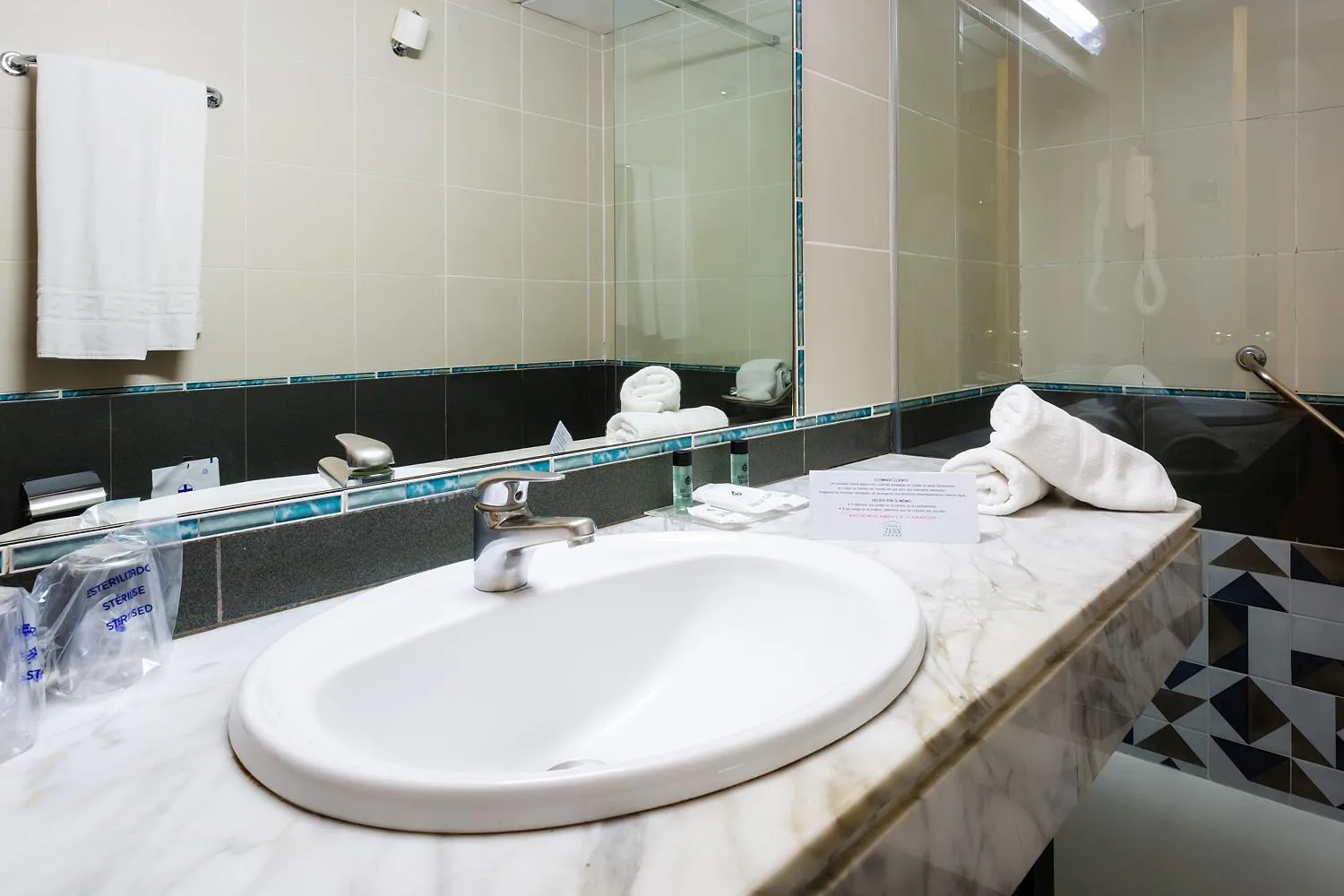 Bathroom in Hotel Zeus