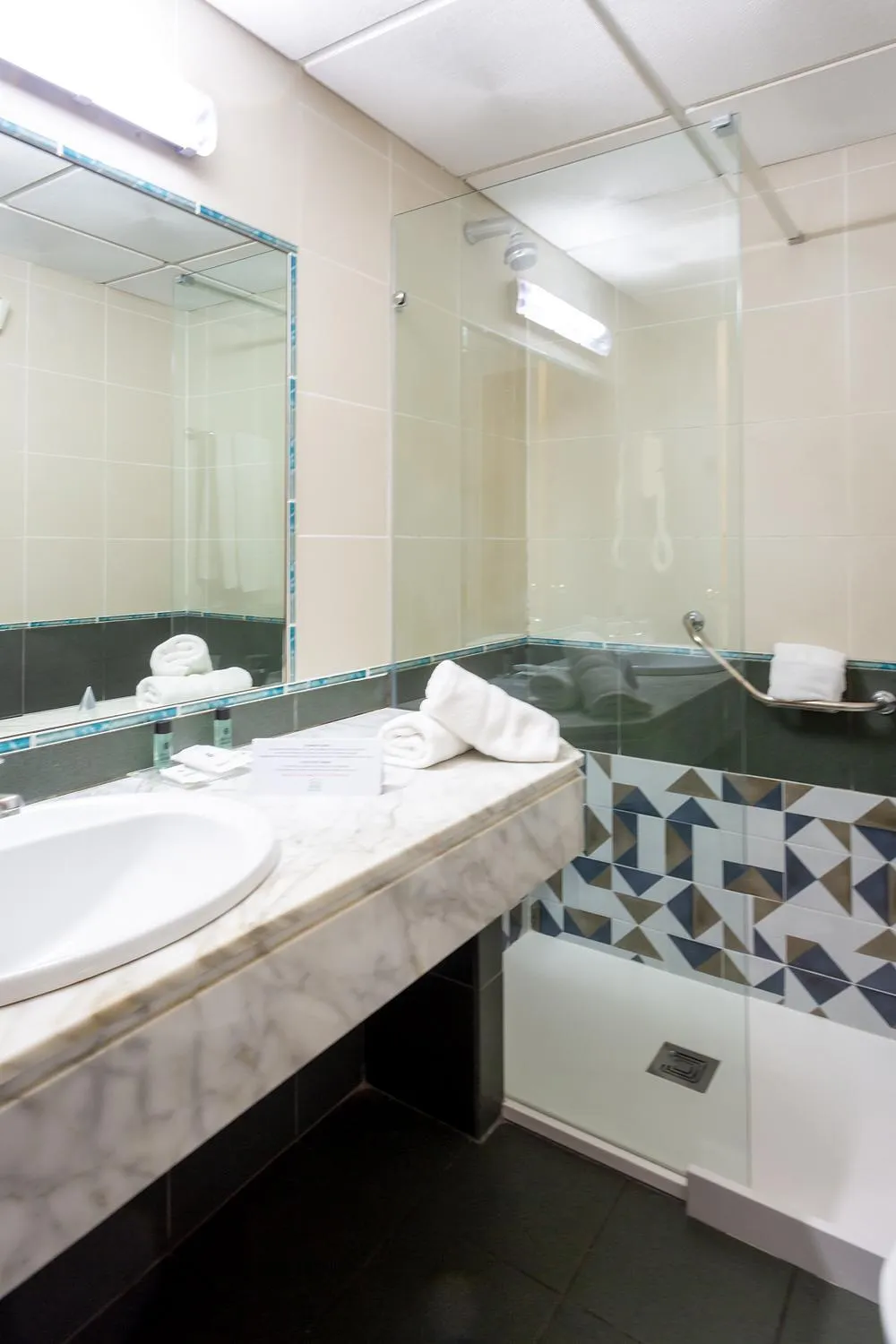 Bathroom in Hotel Zeus