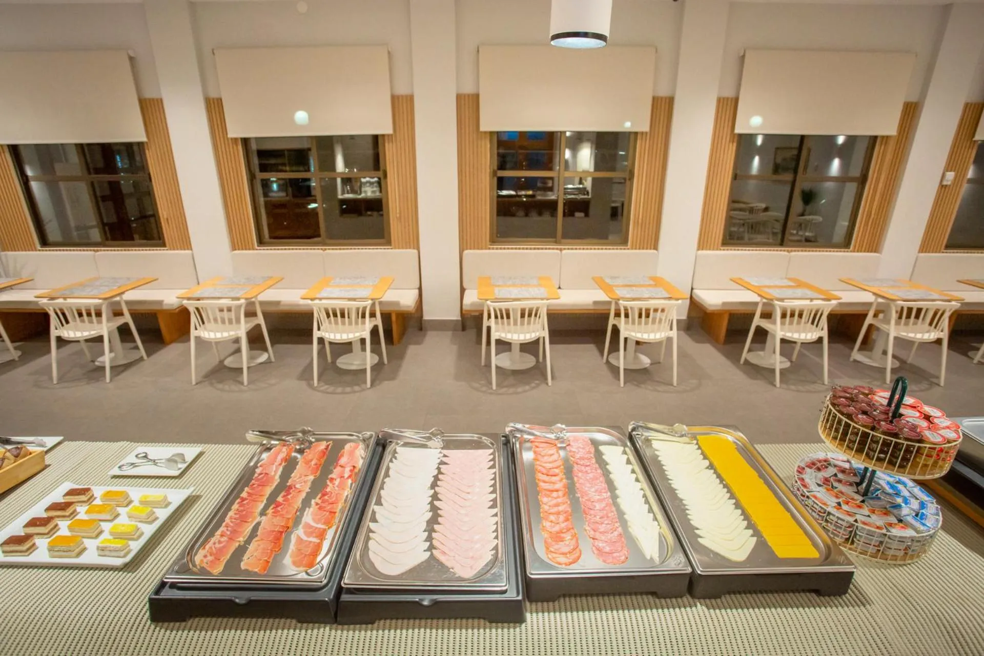 Buffet breakfast in Hotel Zeus