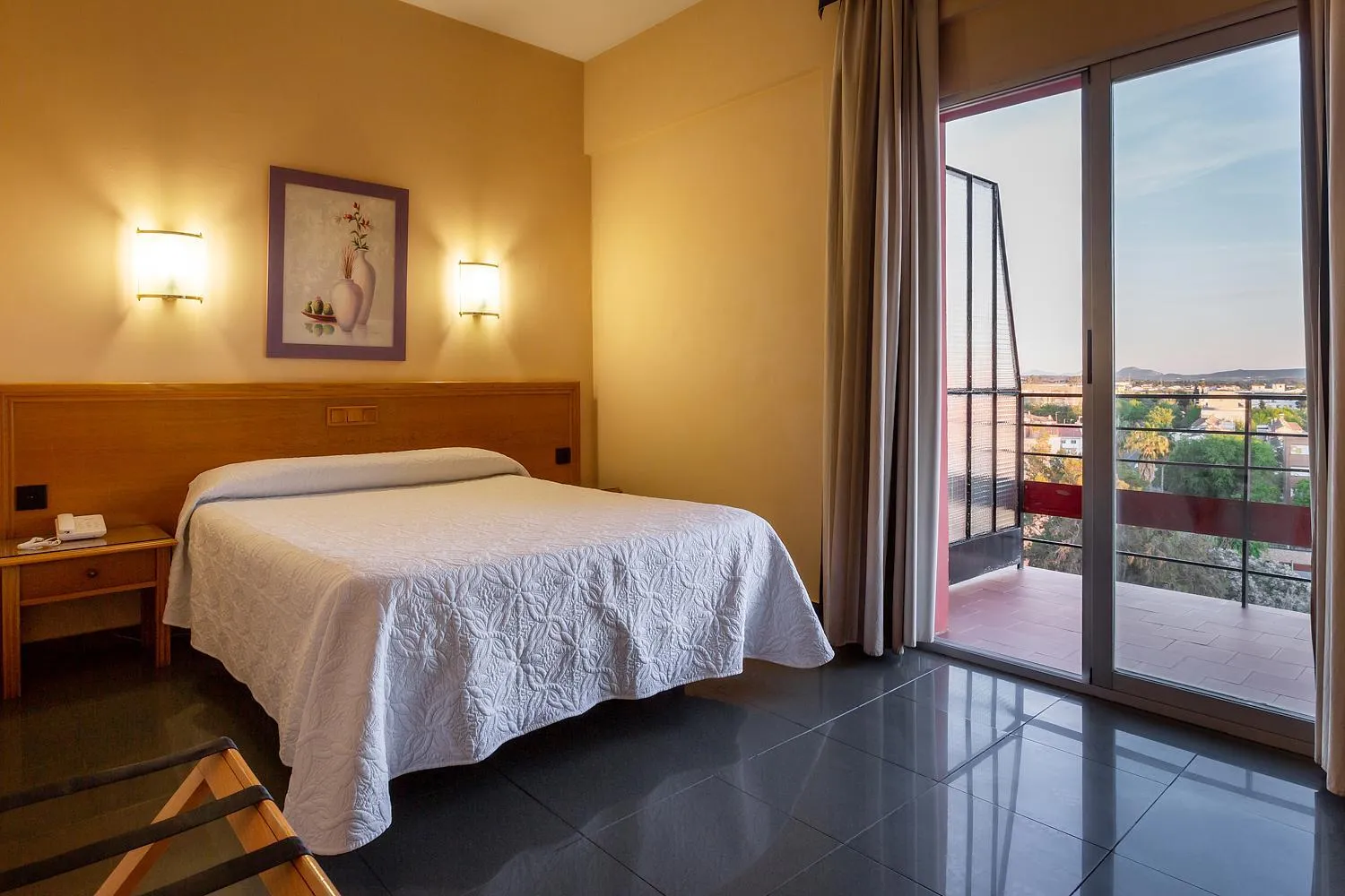 Balcony/Terrace, Bed in Hotel Zeus