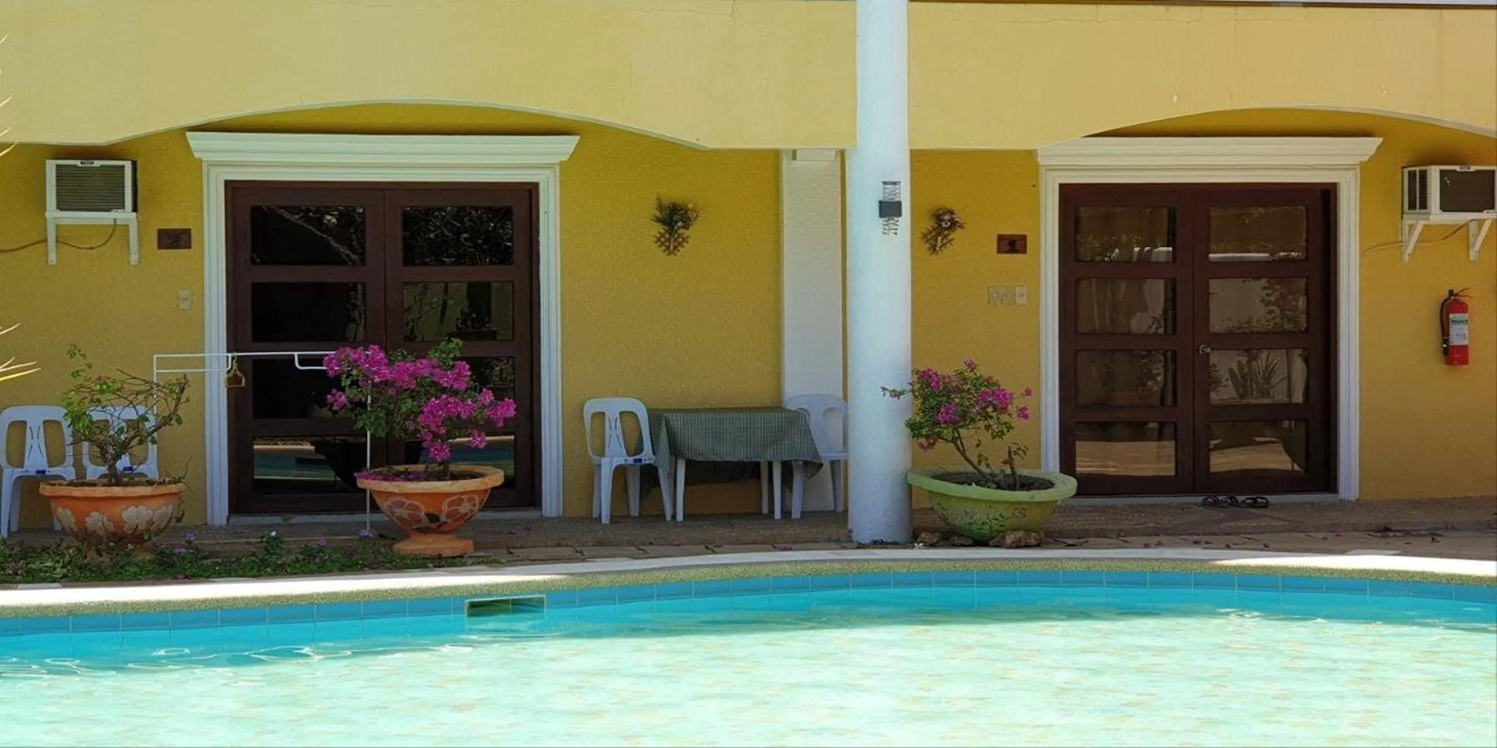 Swimming pool in Hanbee's Resort Puerto Princesa Palawan