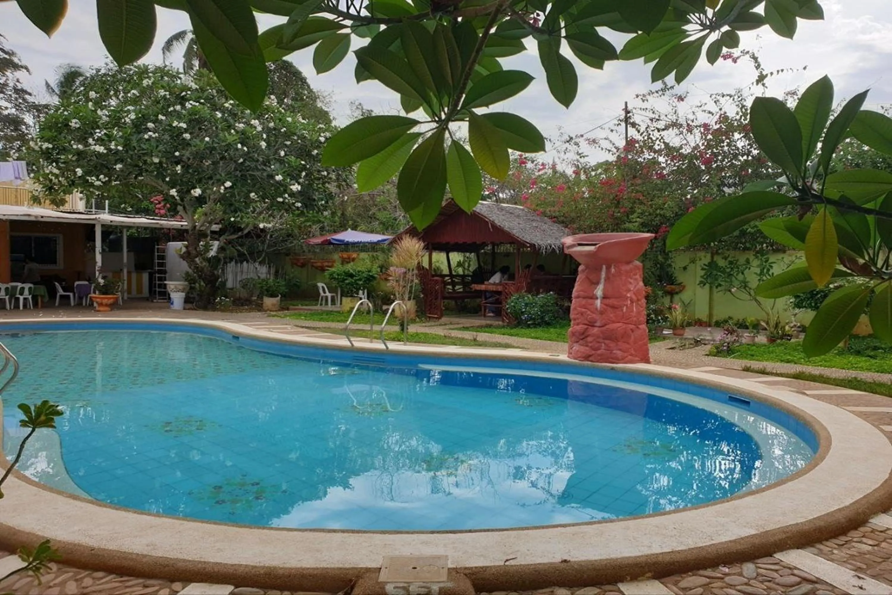 Swimming pool in Hanbee's Resort Puerto Princesa Palawan