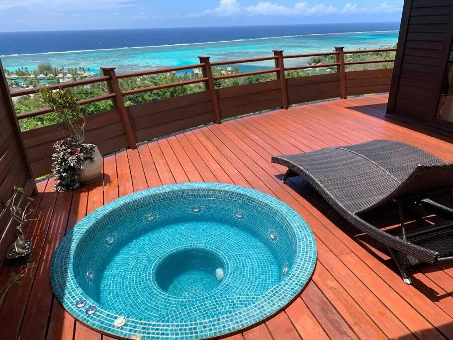 Hot Tub in Villa Moana