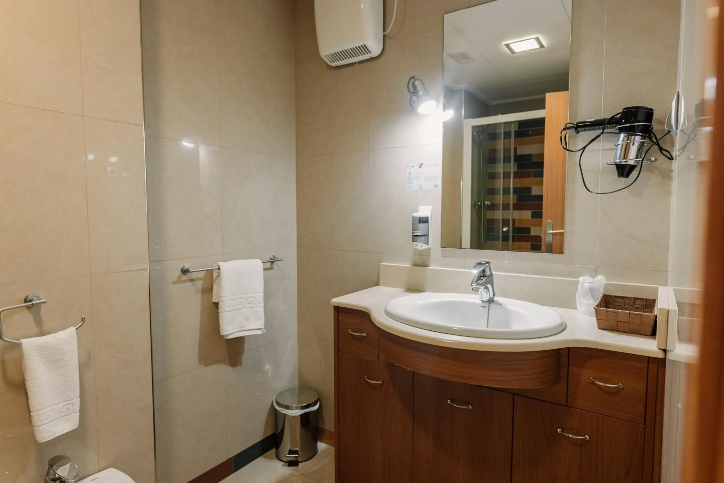 Bathroom in Aparthotel Bahía