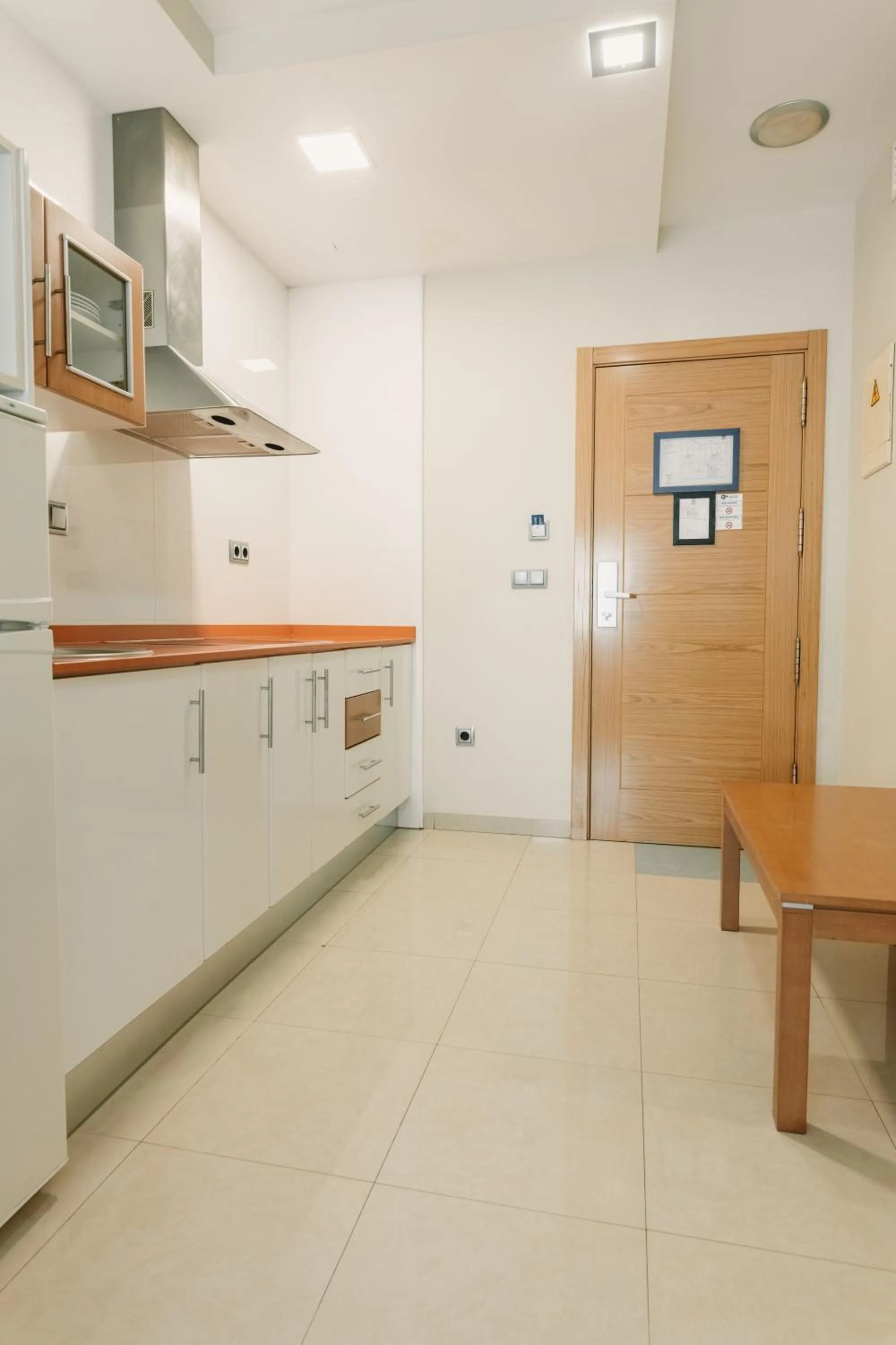 Kitchen or kitchenette in Aparthotel Bahía