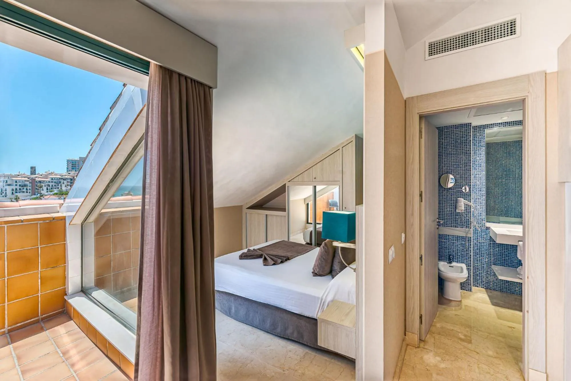 Photo of the whole room, Bed in Benalmadena Palace Spa