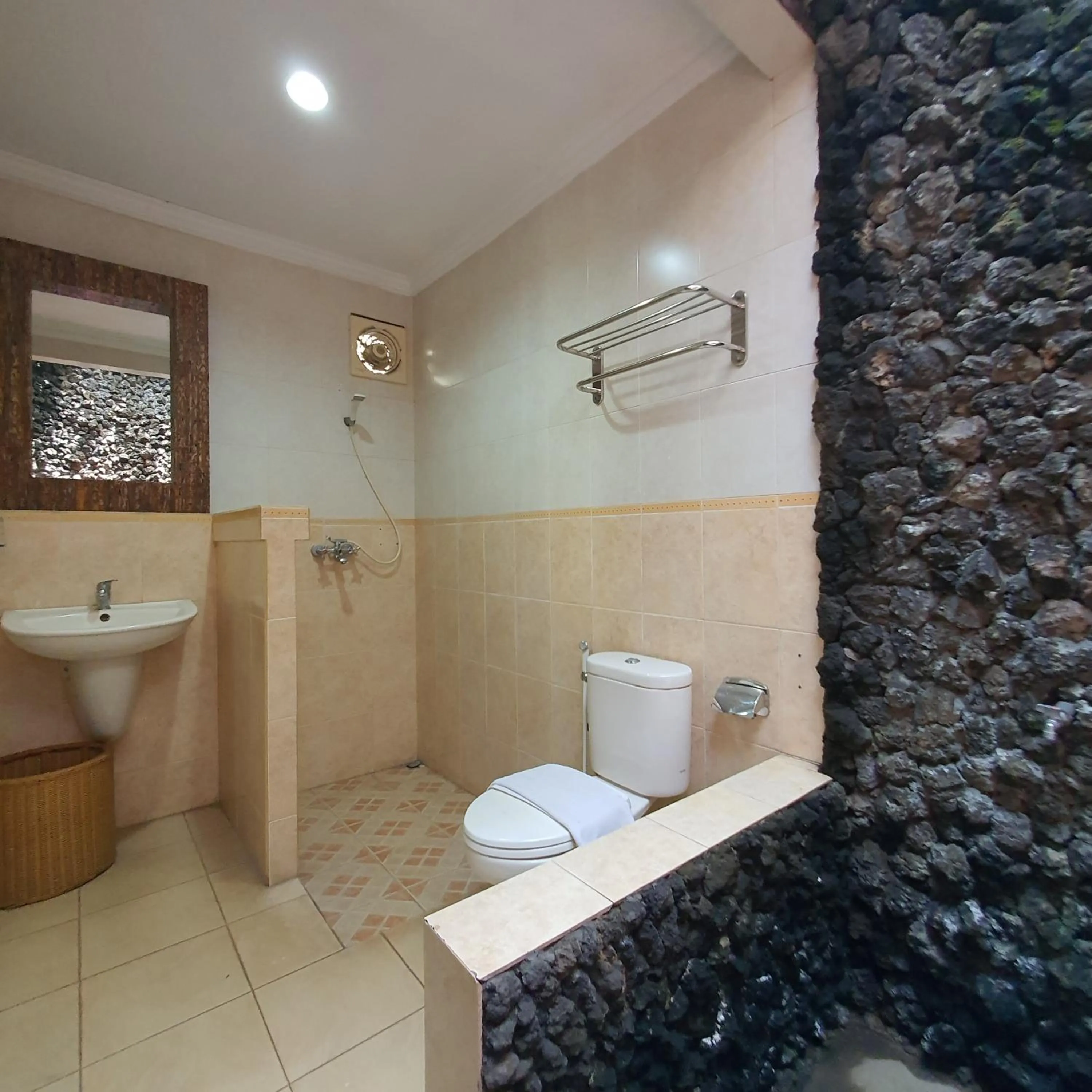 Shower in Tengger Guesthouse
