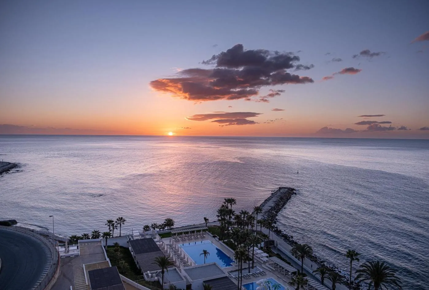 Swimming pool in Estival Torrequebrada