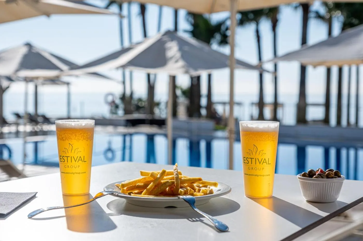 Pool view in Estival Torrequebrada