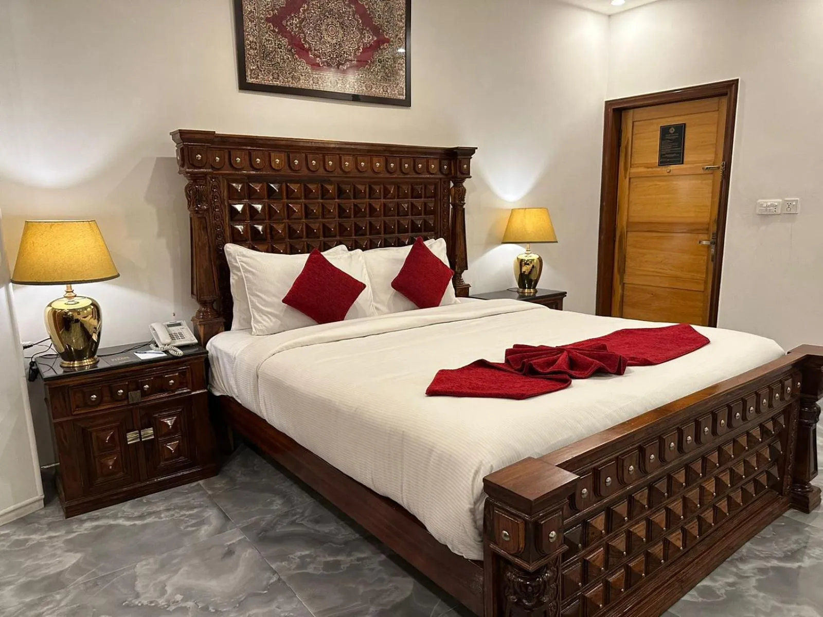 Bedroom, Bed in Lawrence View Hotel, Lahore