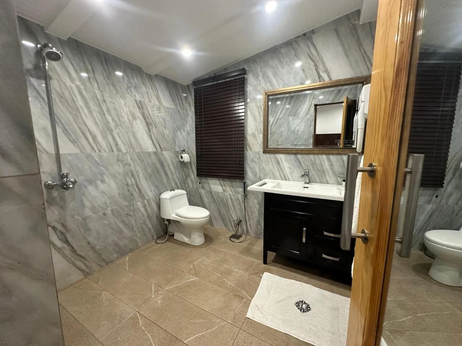 Lawrence View Hotel, Lahore