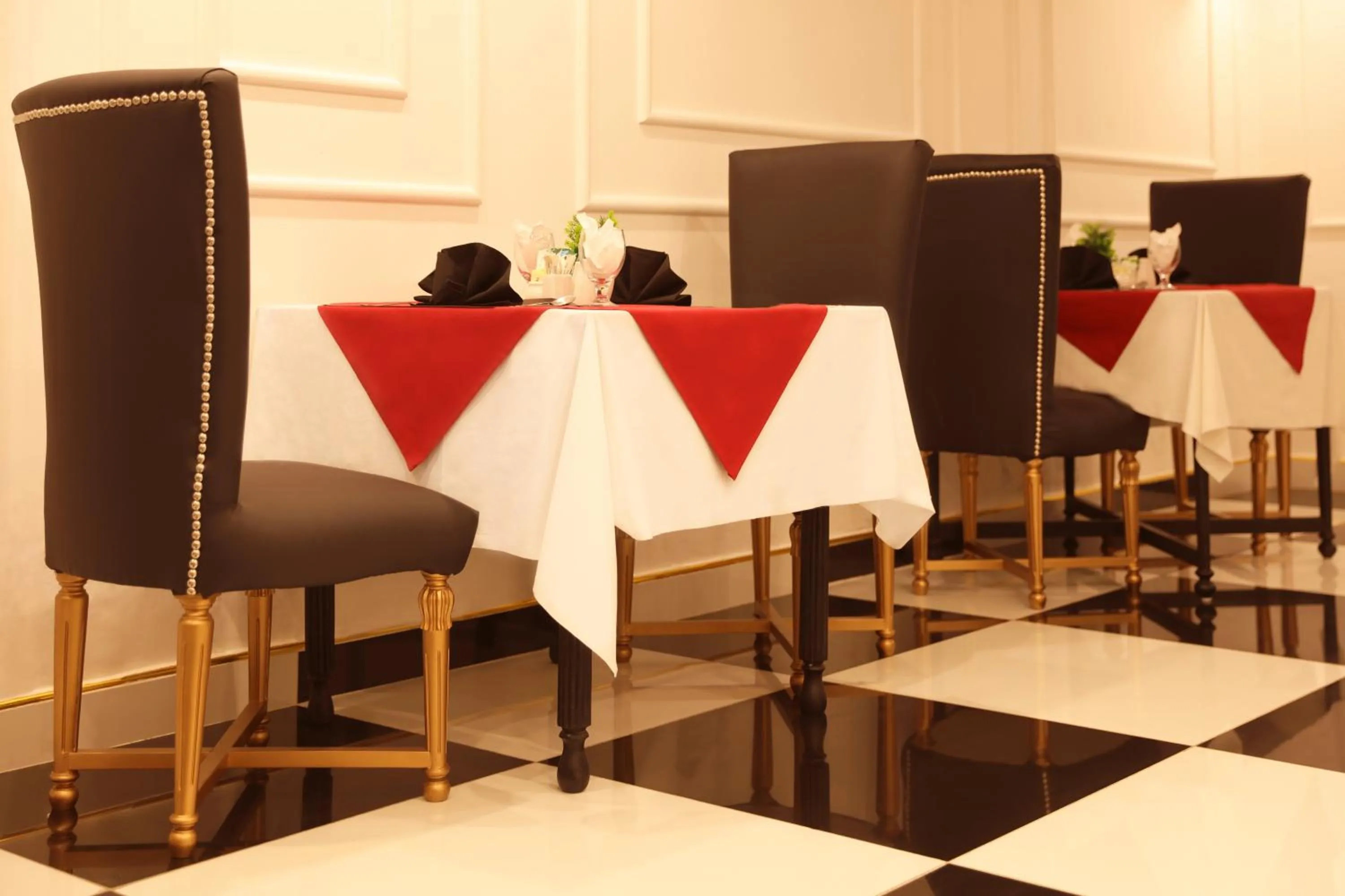 Dining area in Lawrence View Hotel, Lahore