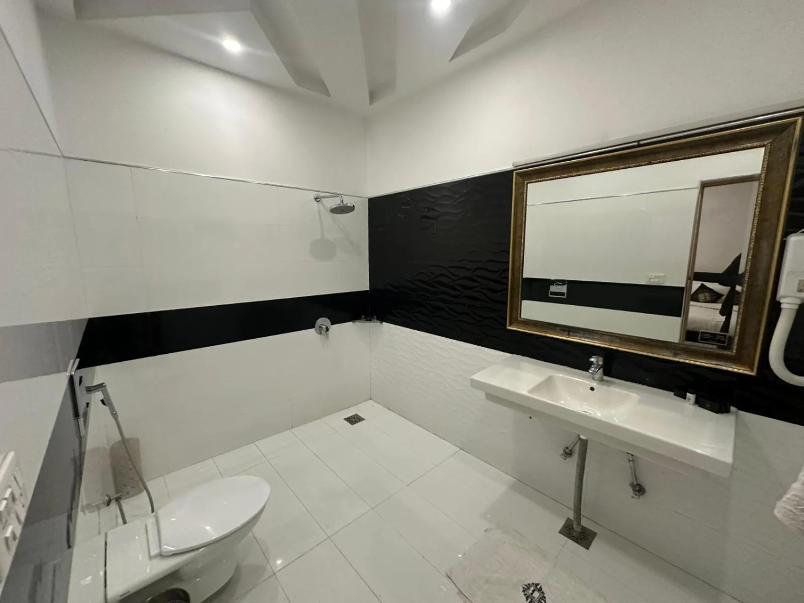 Lawrence View Hotel, Lahore