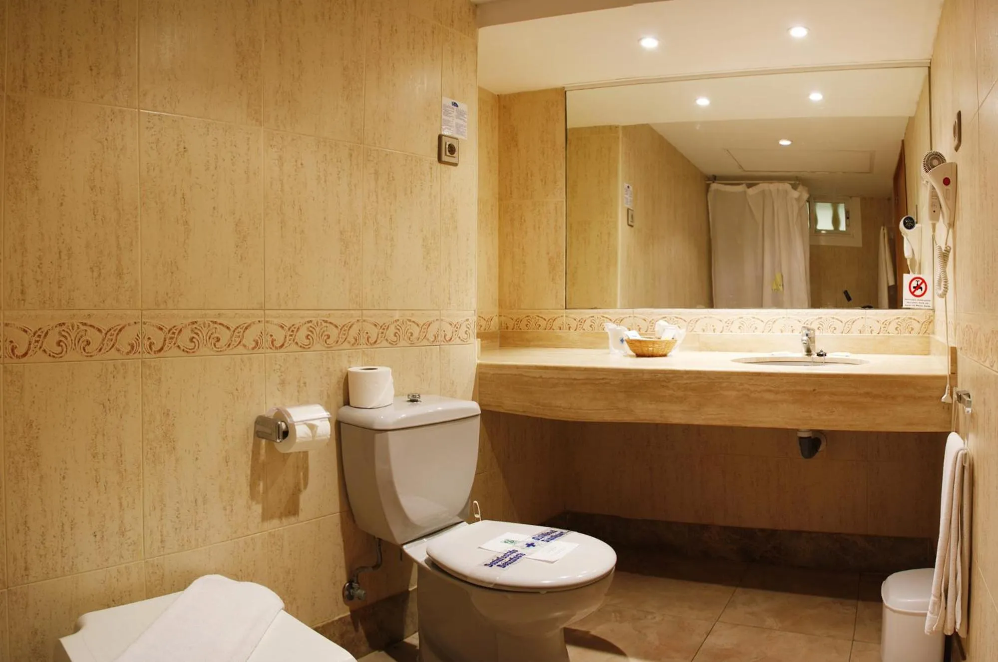 Bathroom in Bahía Serena