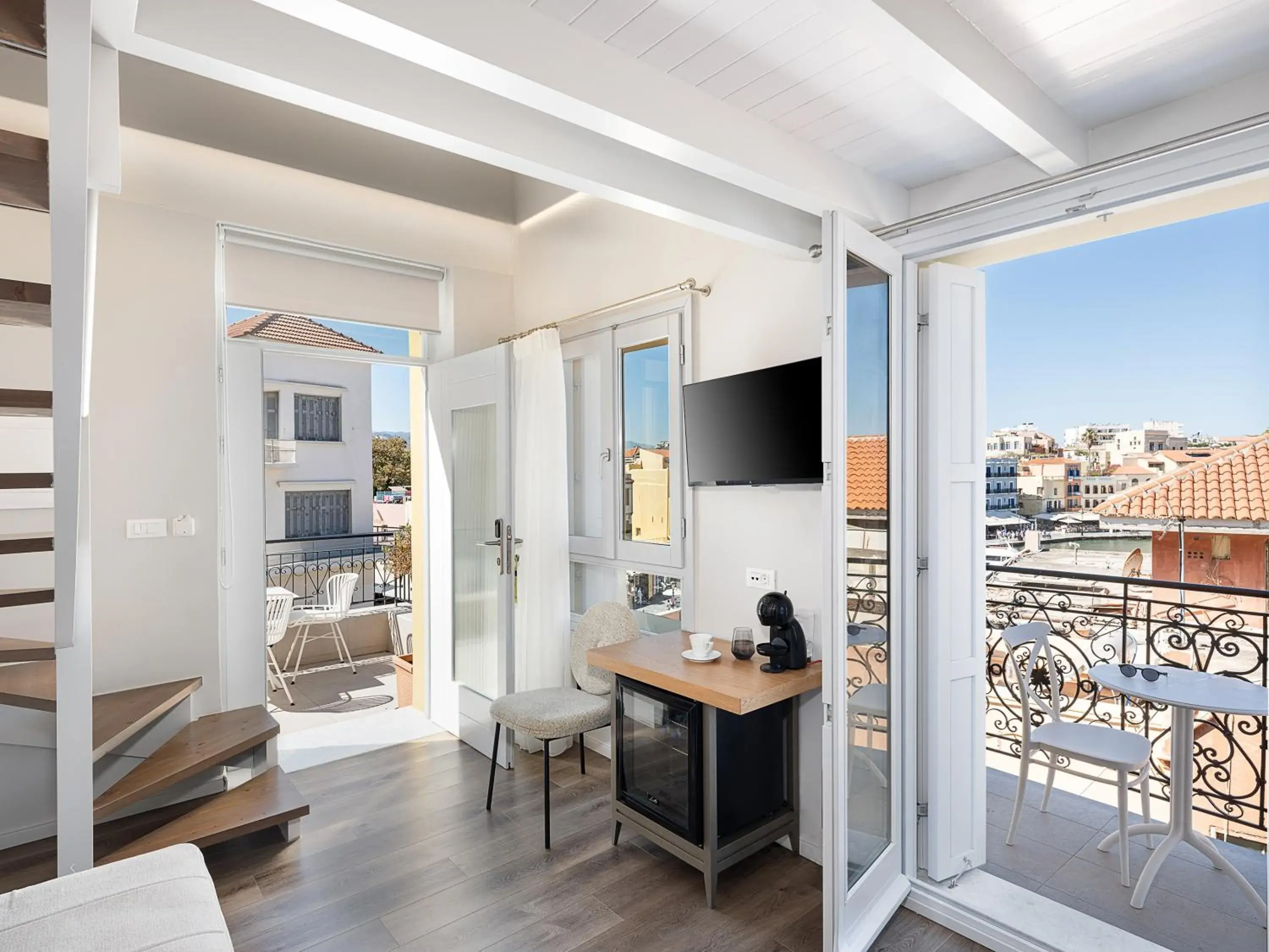 Elia Erato Elia Erato