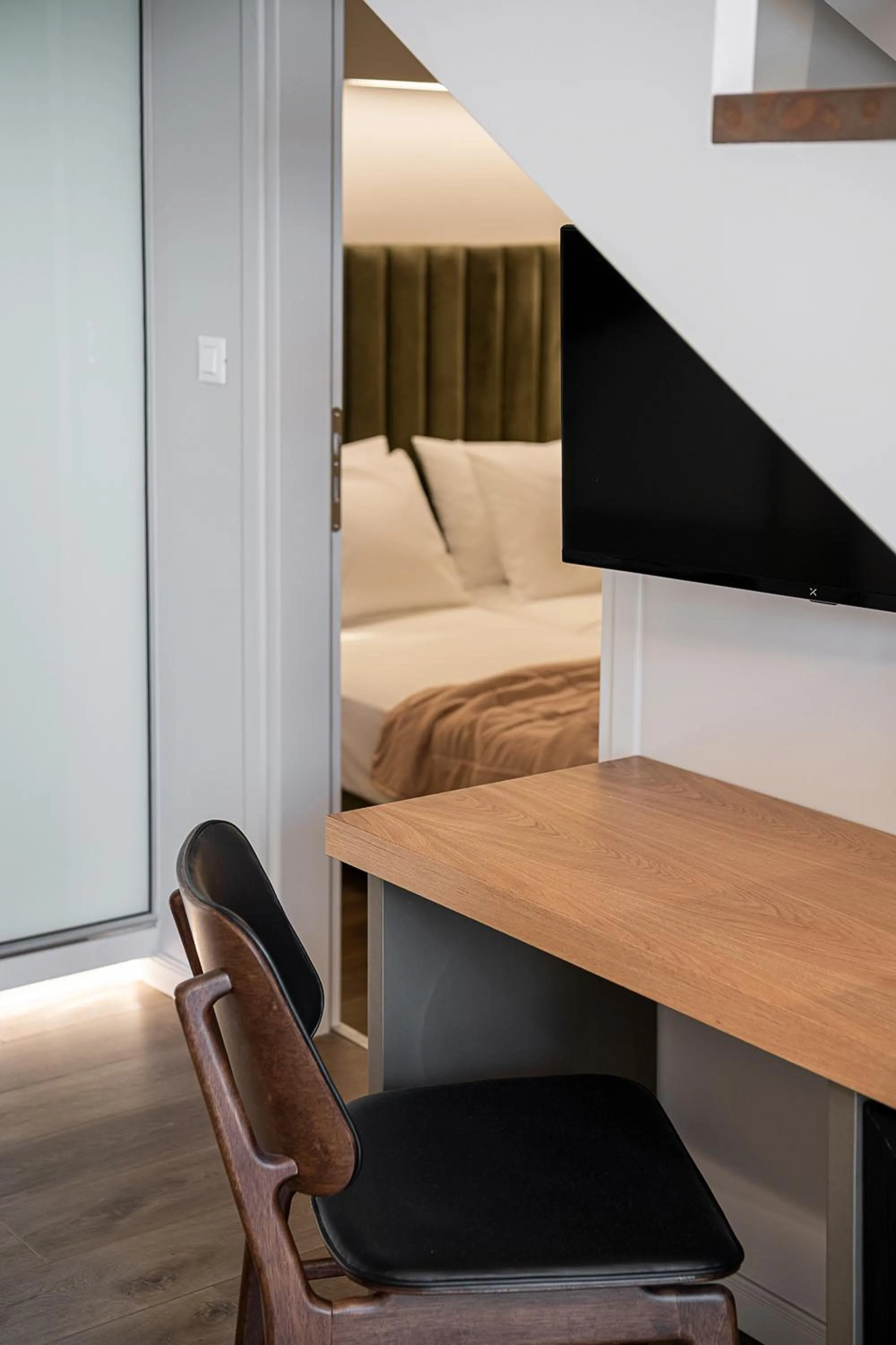 hair dresser, Bed in Elia Erato