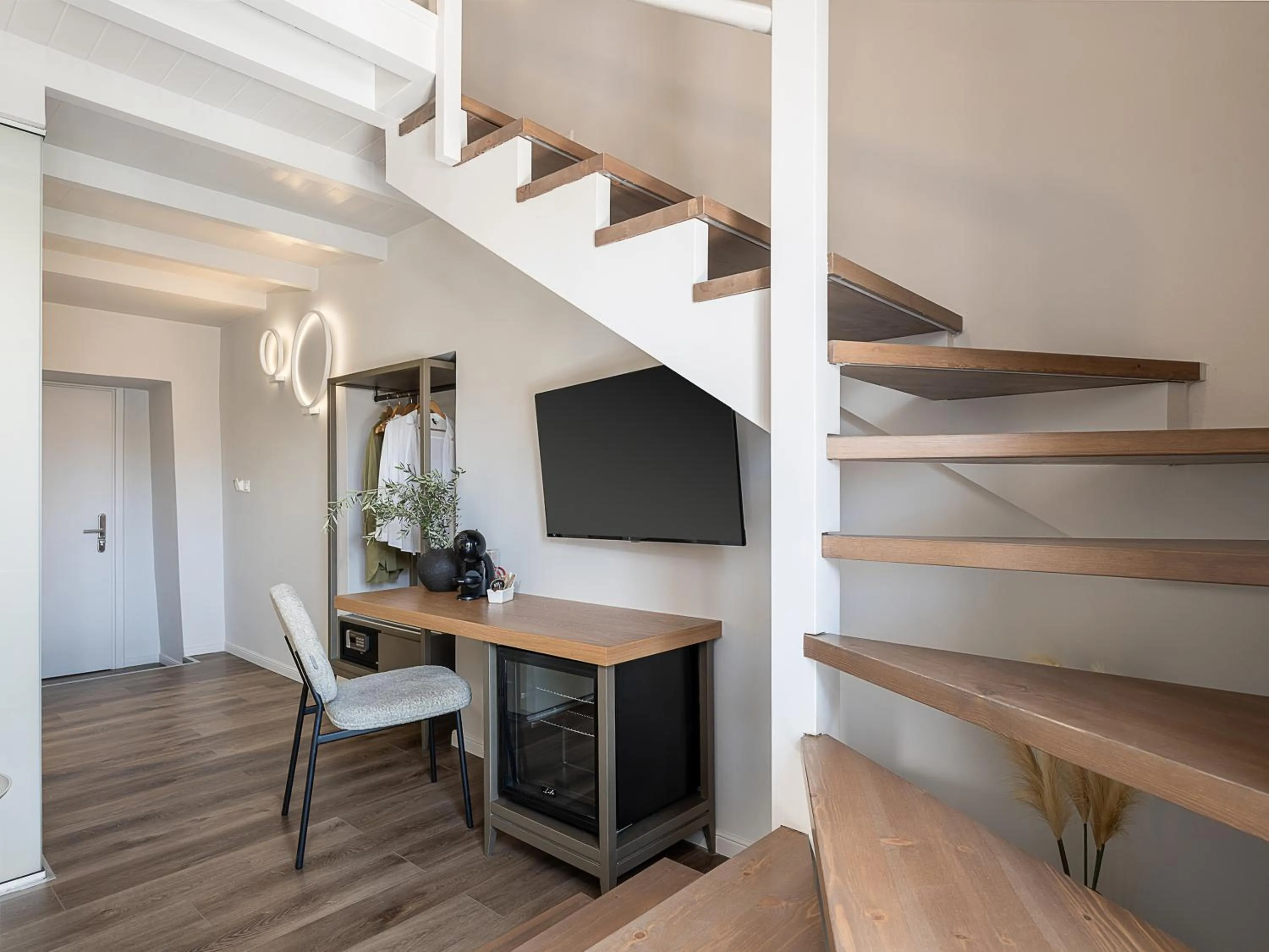 TV and multimedia in Elia Erato