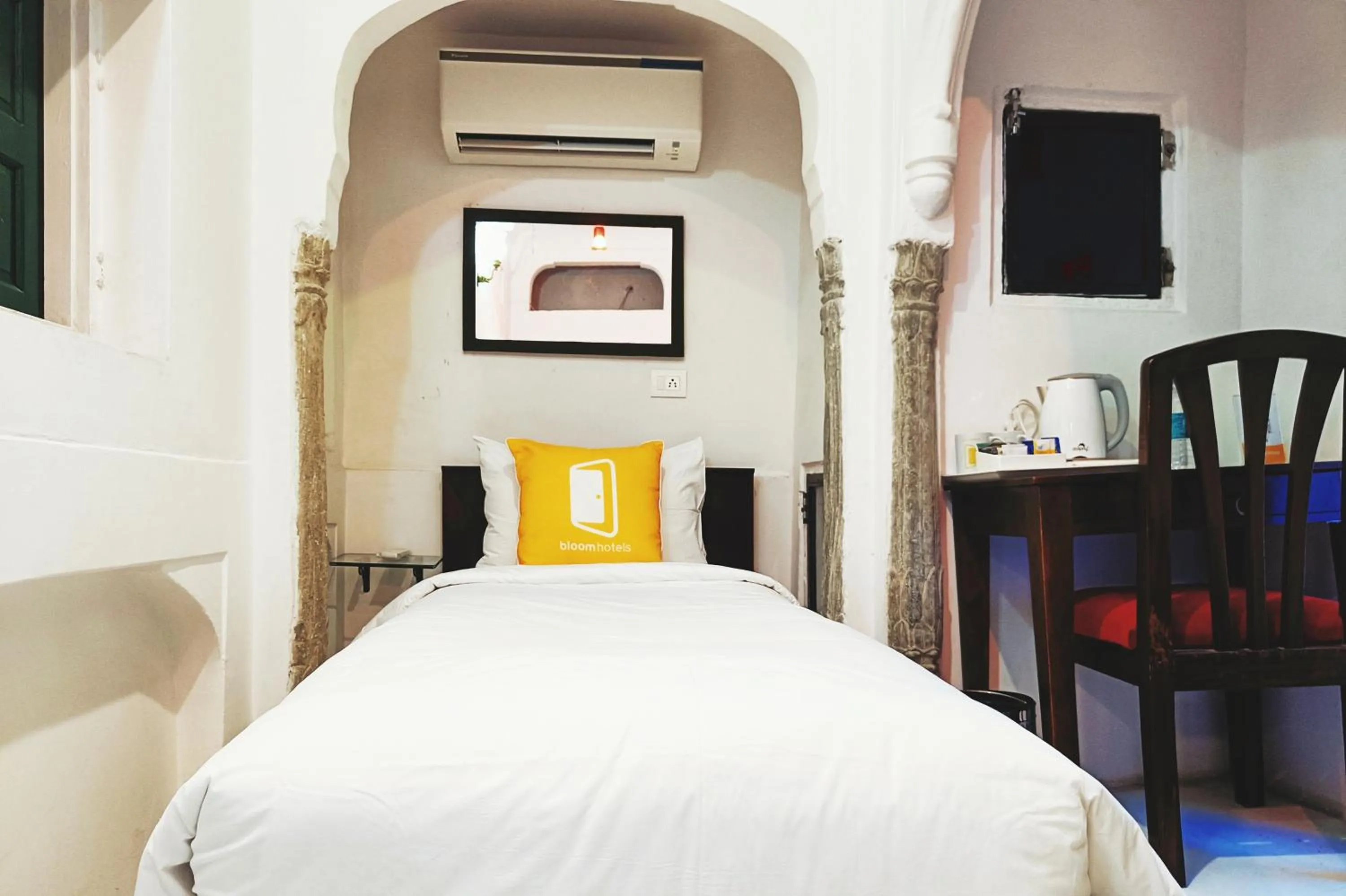 Bedroom, Bed in Bloom Boutique l Chelon Haveli