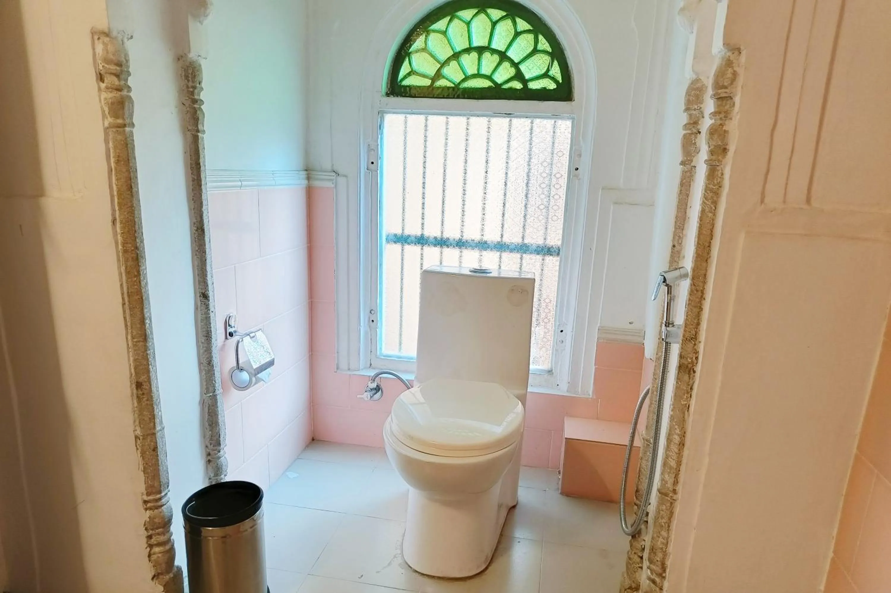 Bathroom in Bloom Boutique l Chelon Haveli