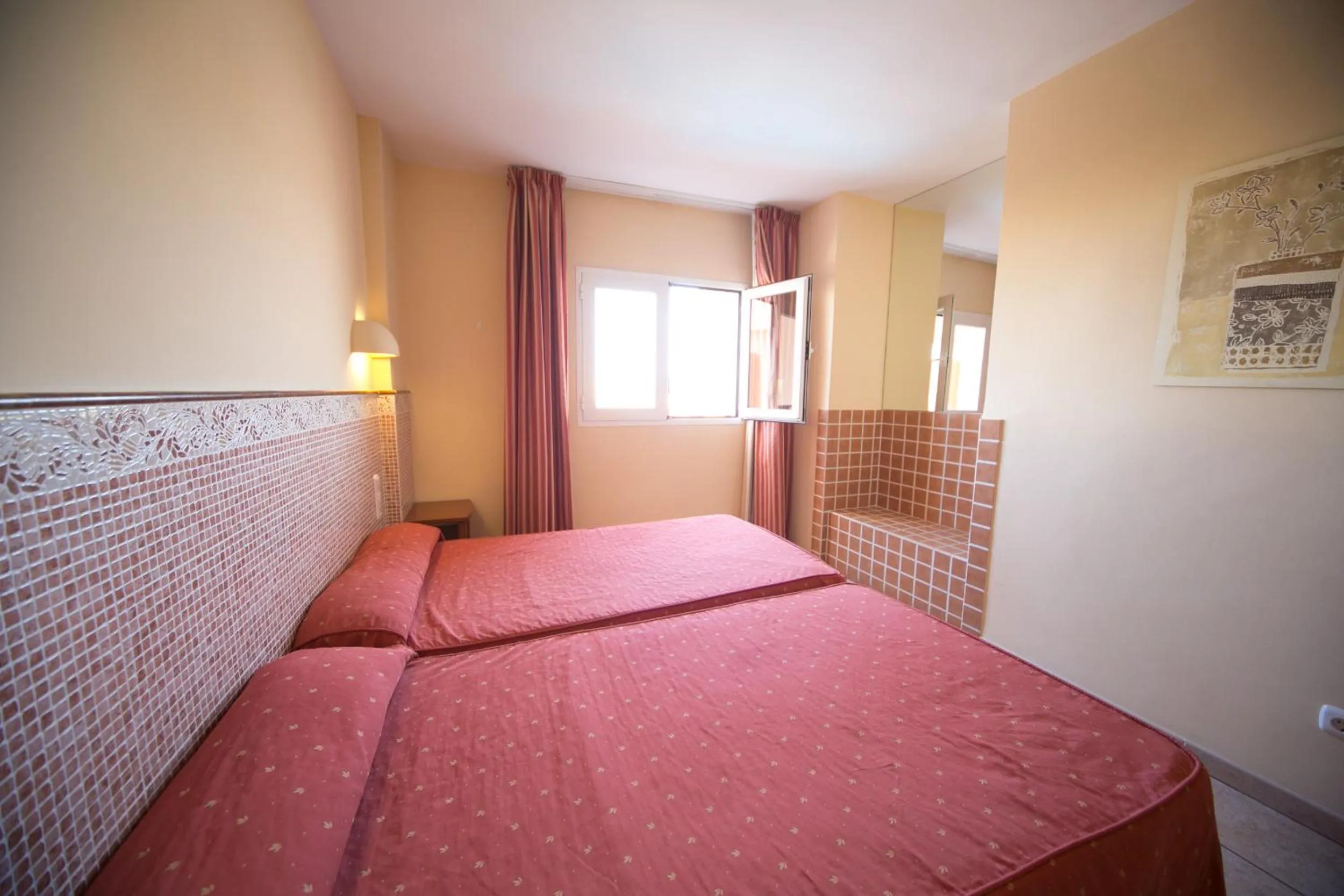 Bedroom, Bed in Arena Center