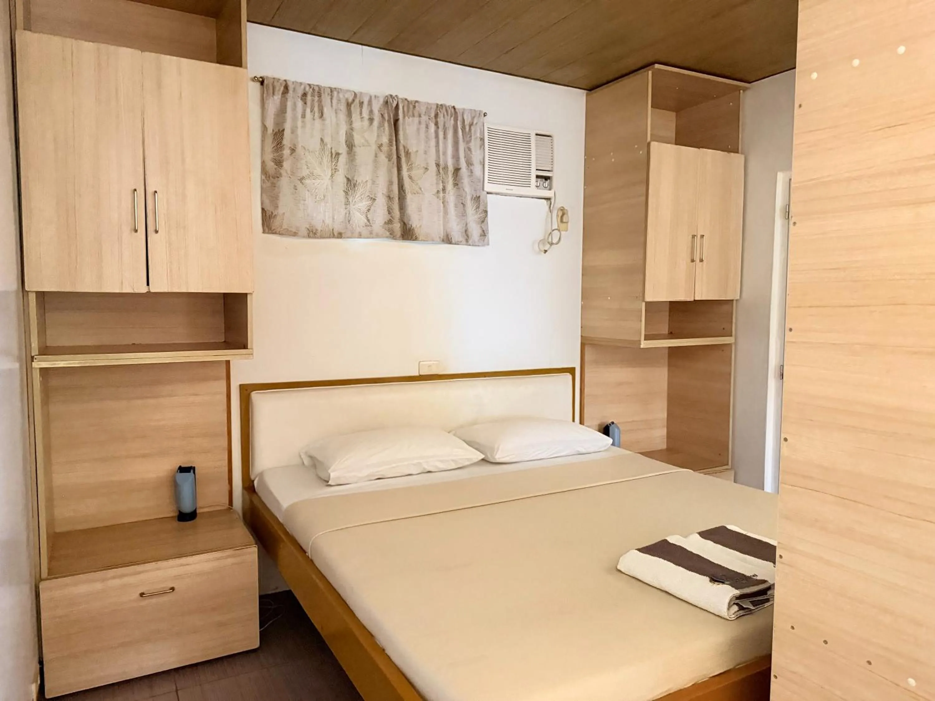 Bed in SEAVIEW BEACH RESORT