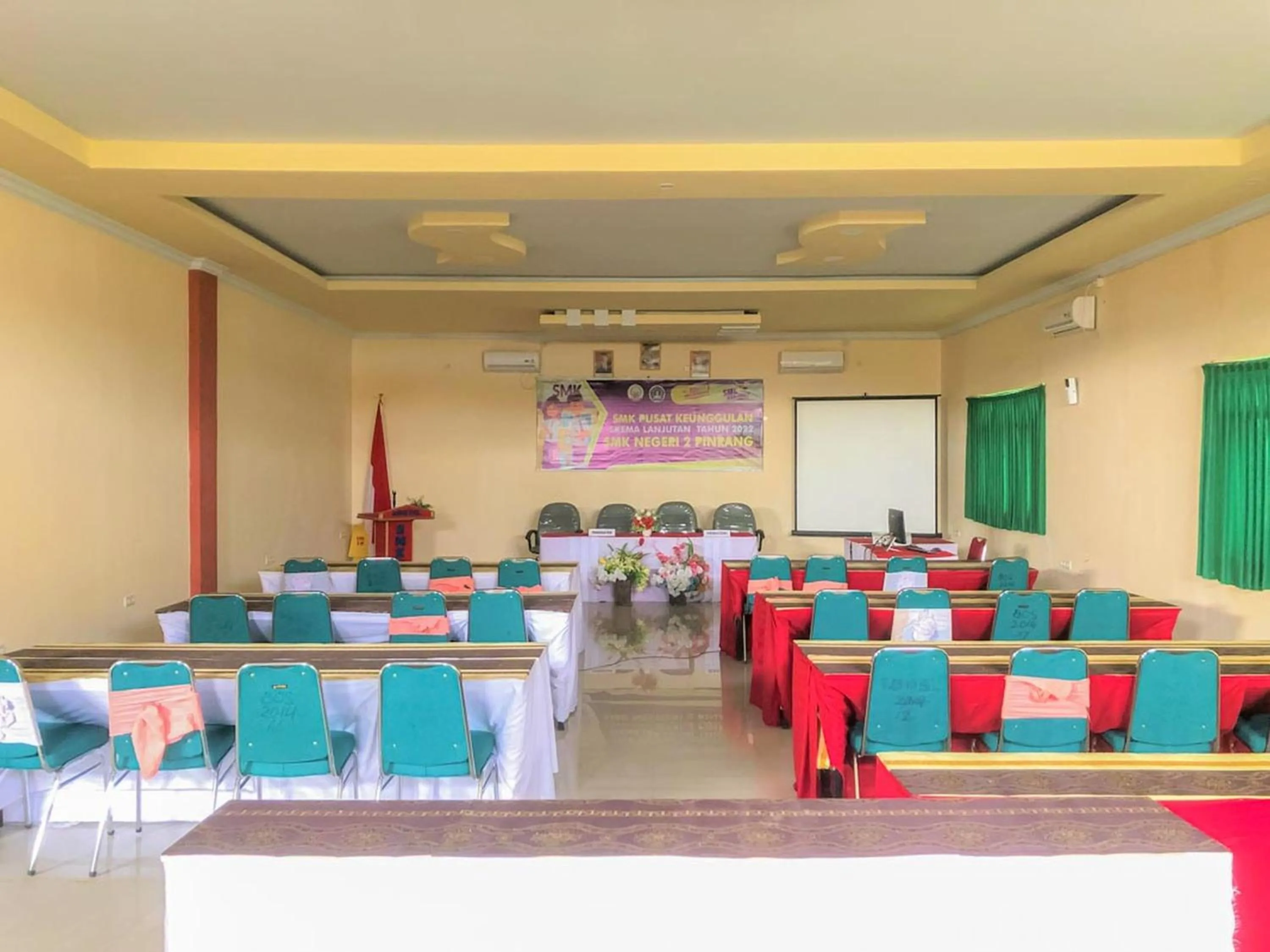 Meeting/conference room in Edotel SMKN 2 Pinrang Mitra RedDoorz