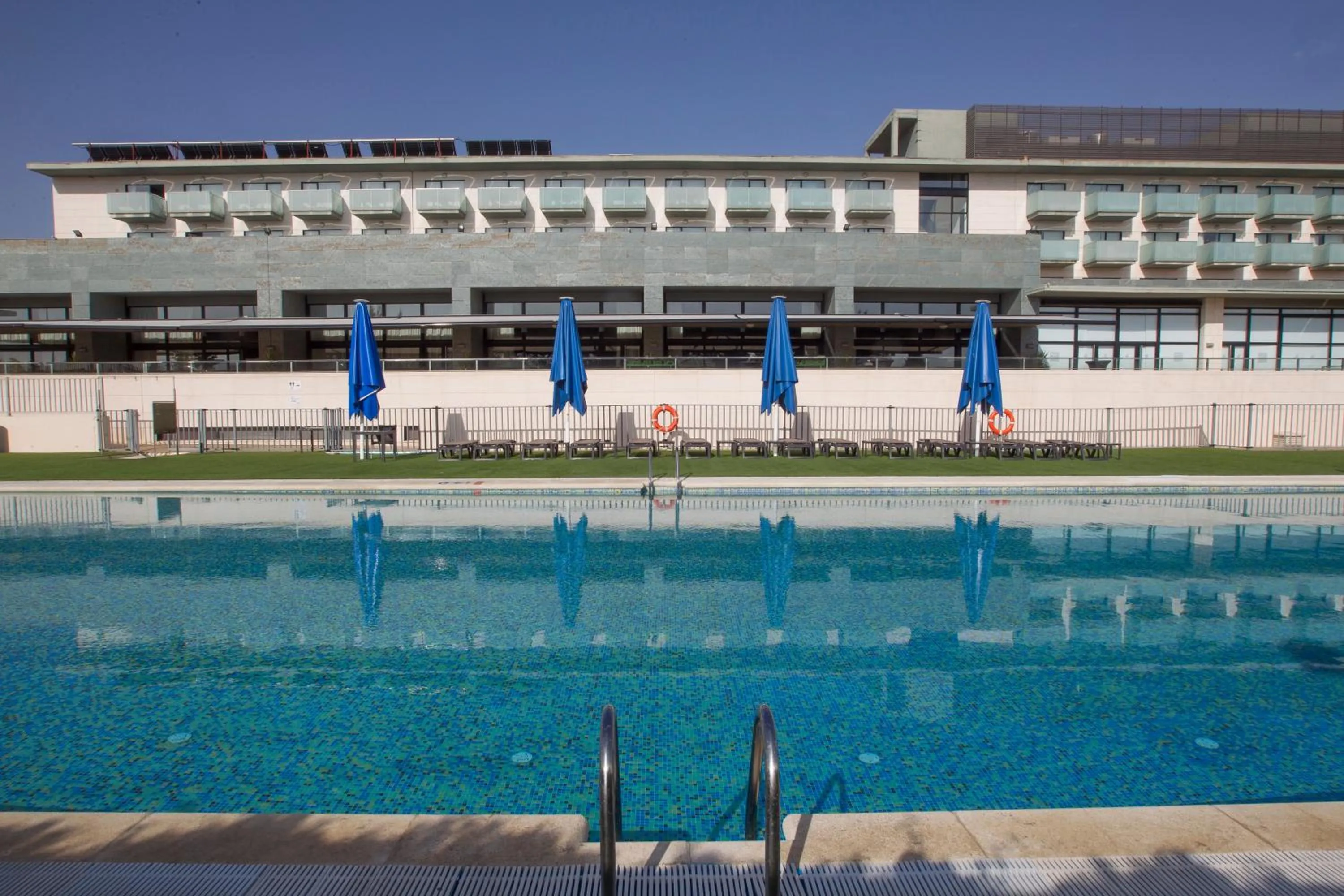 Swimming pool in Occidental Aranjuez