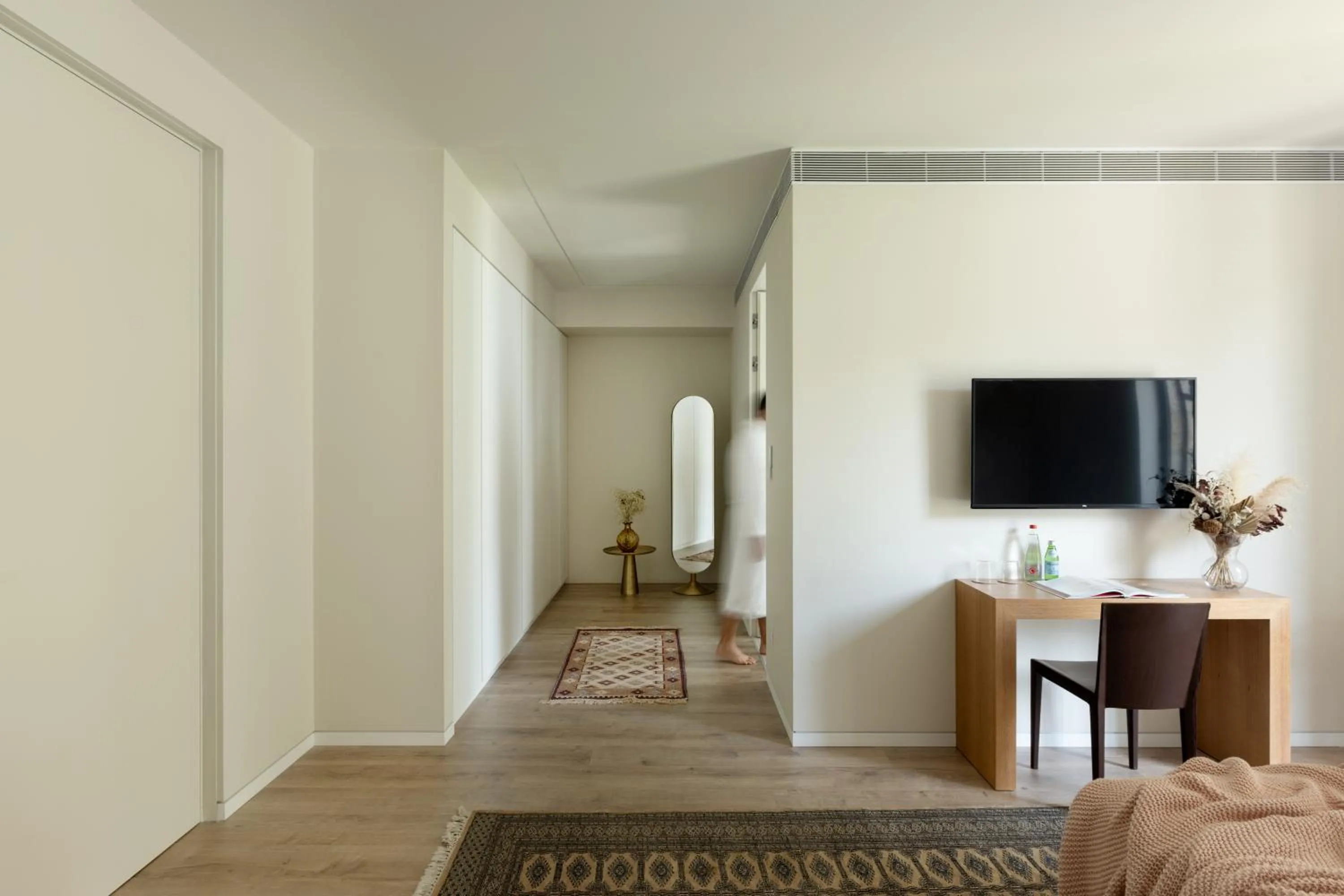 Photo of the whole room, Bed in THE Y HOUSE