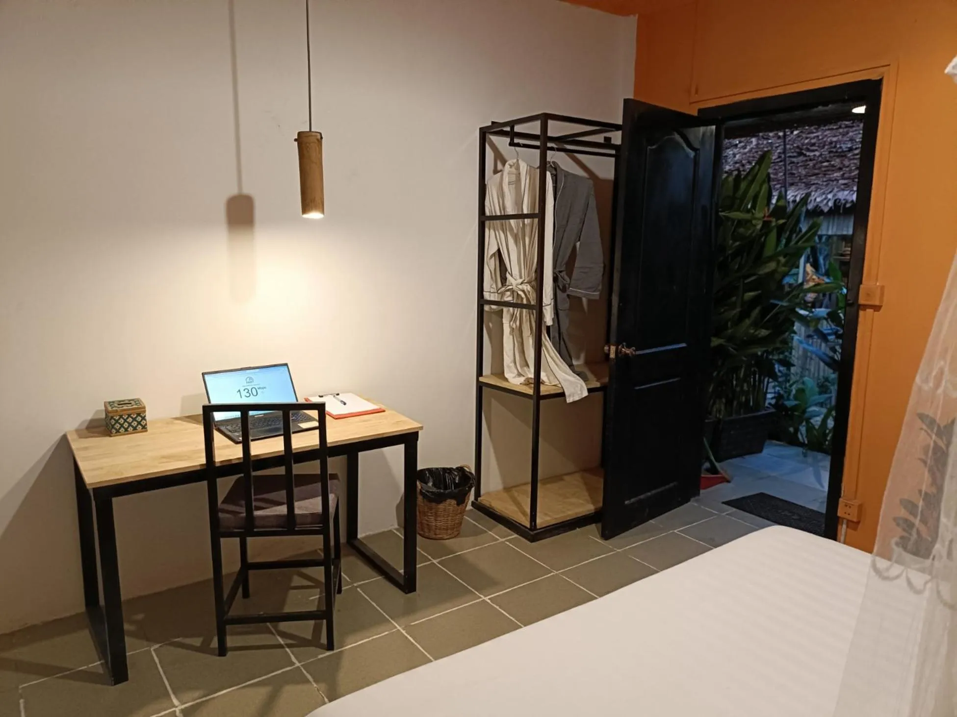 internet, Bed in Siem Reap Homesteading II