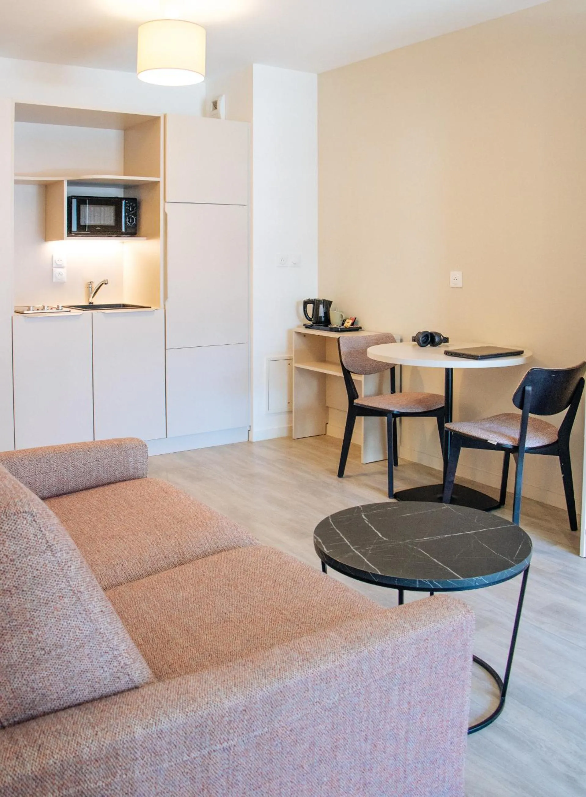 Kitchen or kitchenette in Twenty Business Flats Lille - Bayard